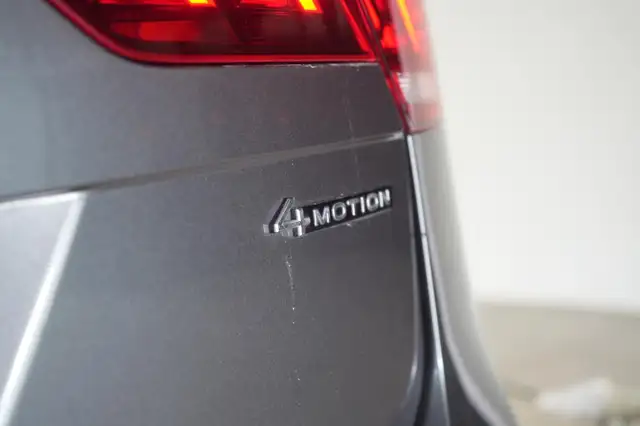 Volkswagen Tiguan Allspace view 14