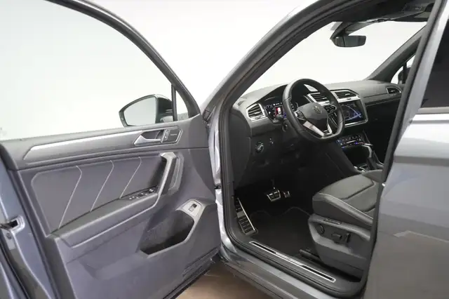 Volkswagen Tiguan Allspace view 25