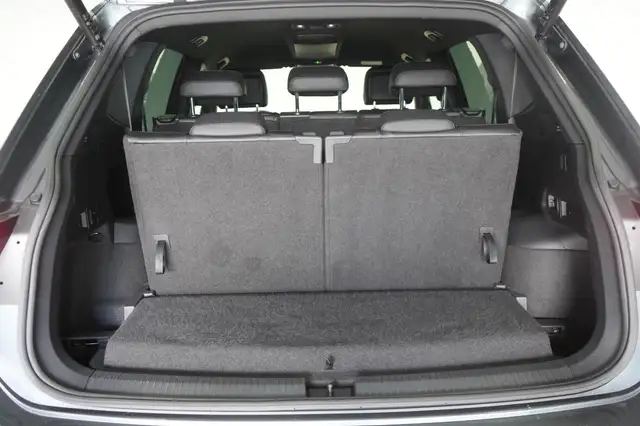 Volkswagen Tiguan Allspace view 7