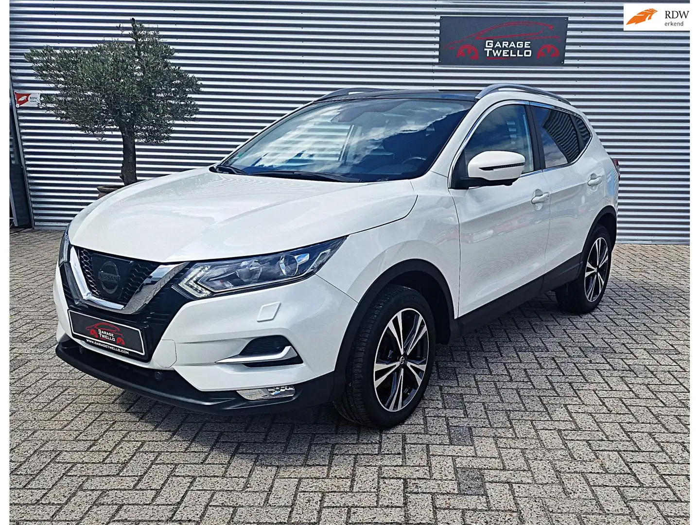 Nissan Qashqai 1.2 Tekna 360 camera ,navigatie, panorama dak, cru Wit - 1
