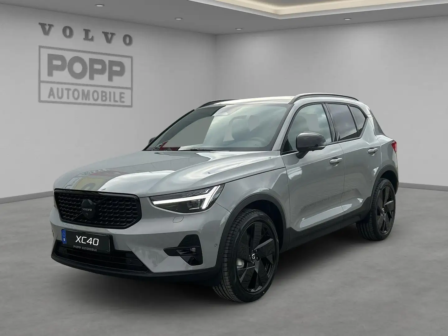 Volvo XC40 B3 Plus Black Edition 20" 360° ACC LED PANO Grau - 1