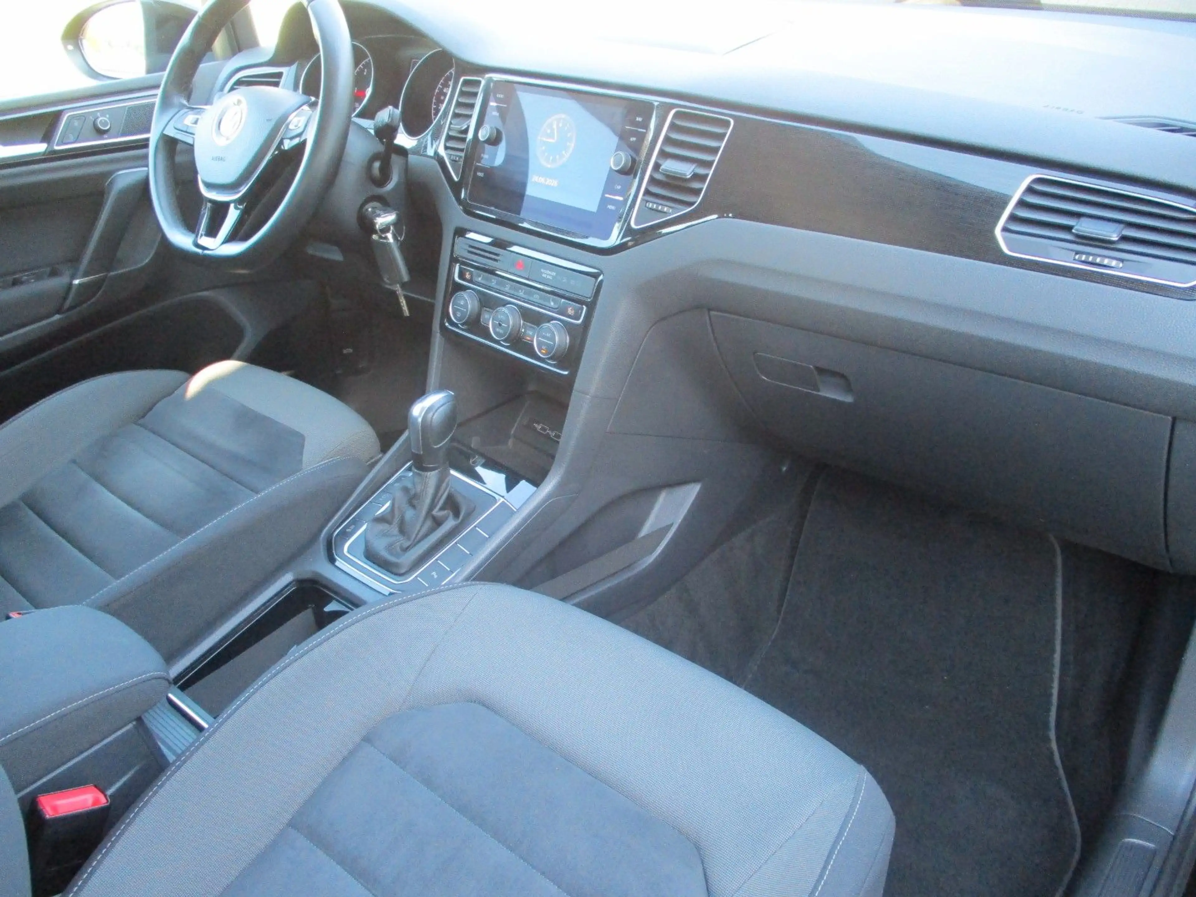 Volkswagen Golf Sportsvan VII Highline+Massage+Navi — photo 9