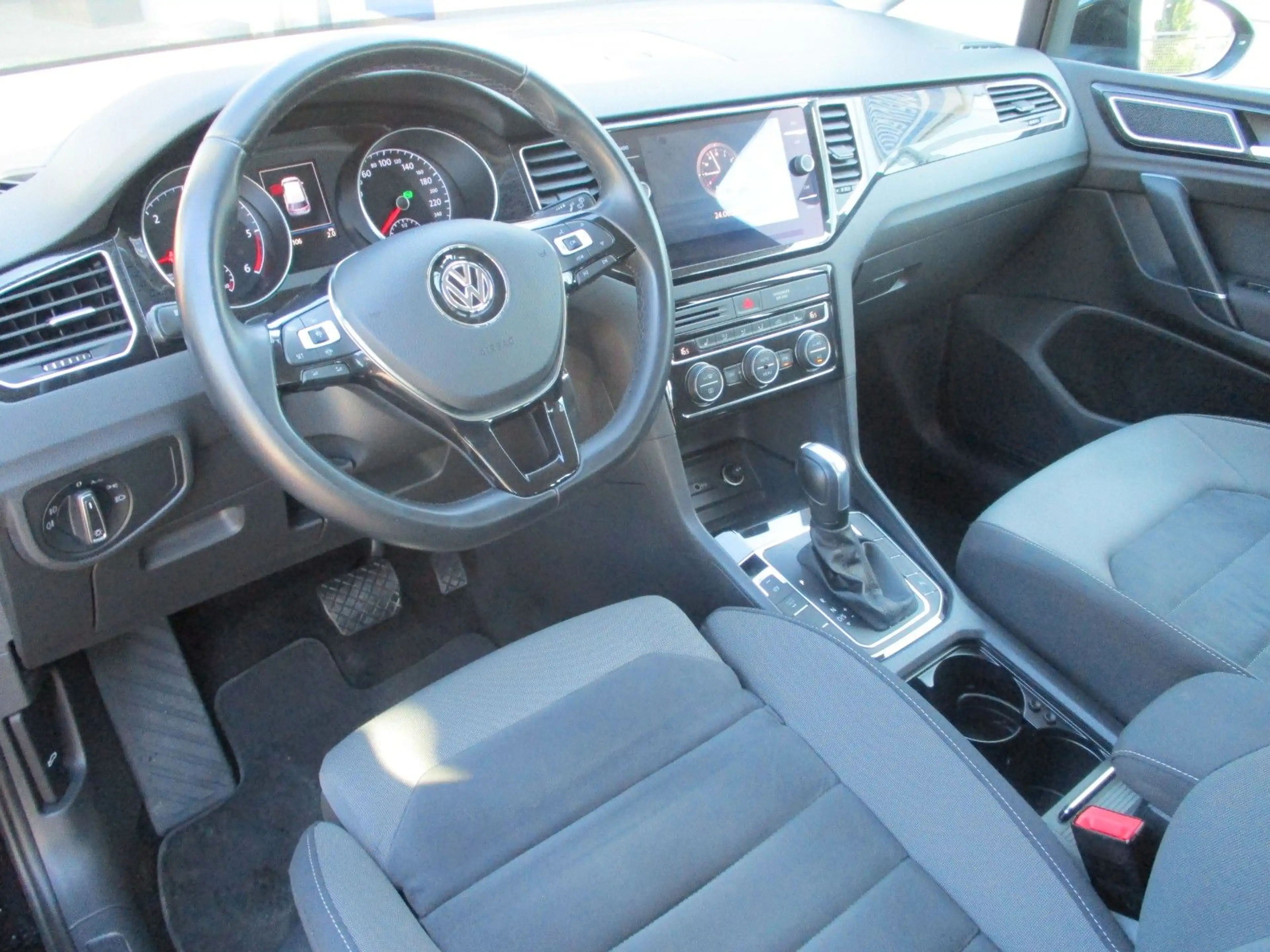 Volkswagen Golf Sportsvan VII Highline+Massage+Navi — photo 8