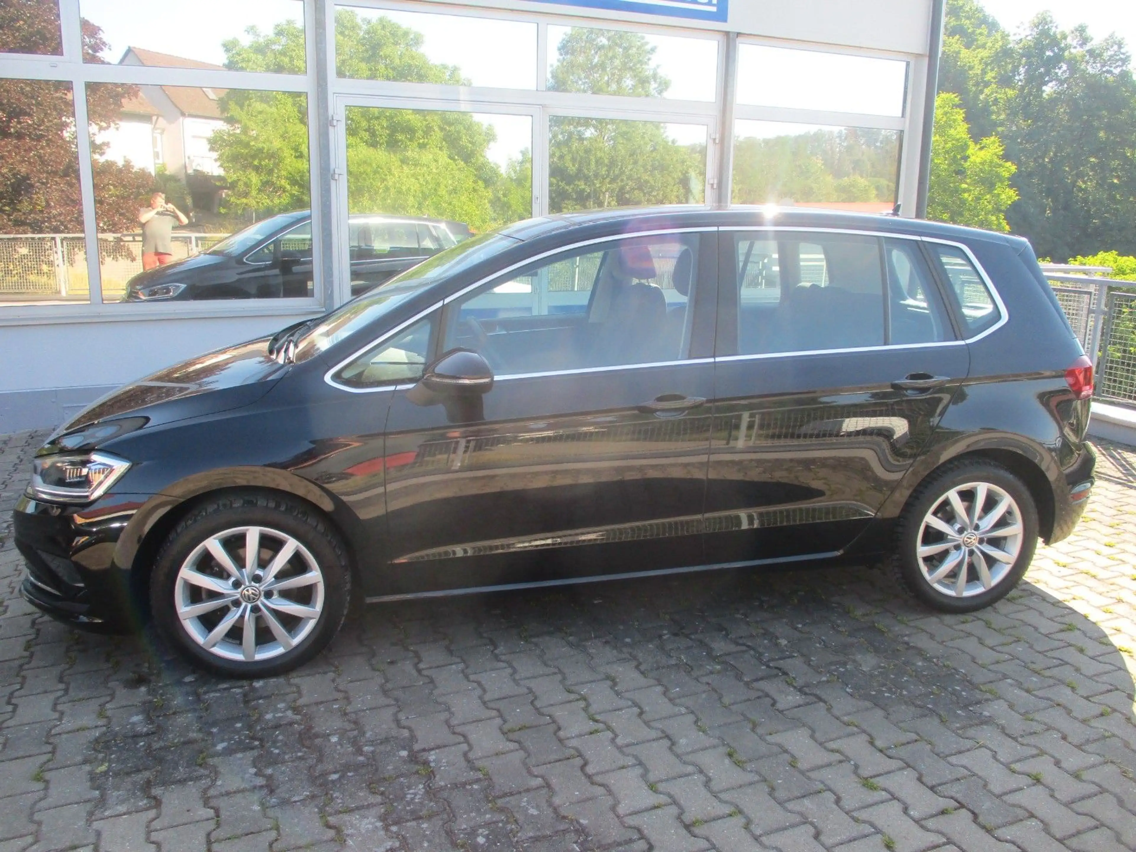 Volkswagen Golf Sportsvan VII Highline+Massage+Navi — photo 2