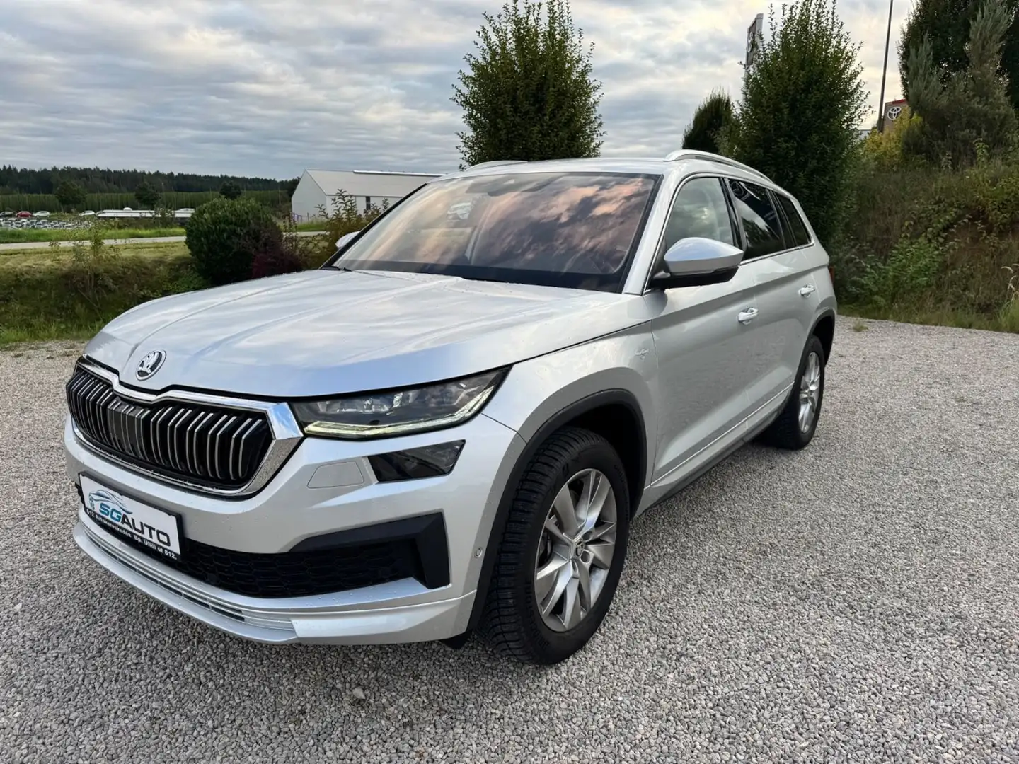 Skoda Kodiaq L&K 4x4 LEDER MATRIX STZH/Belüftung Apple Argent - 1