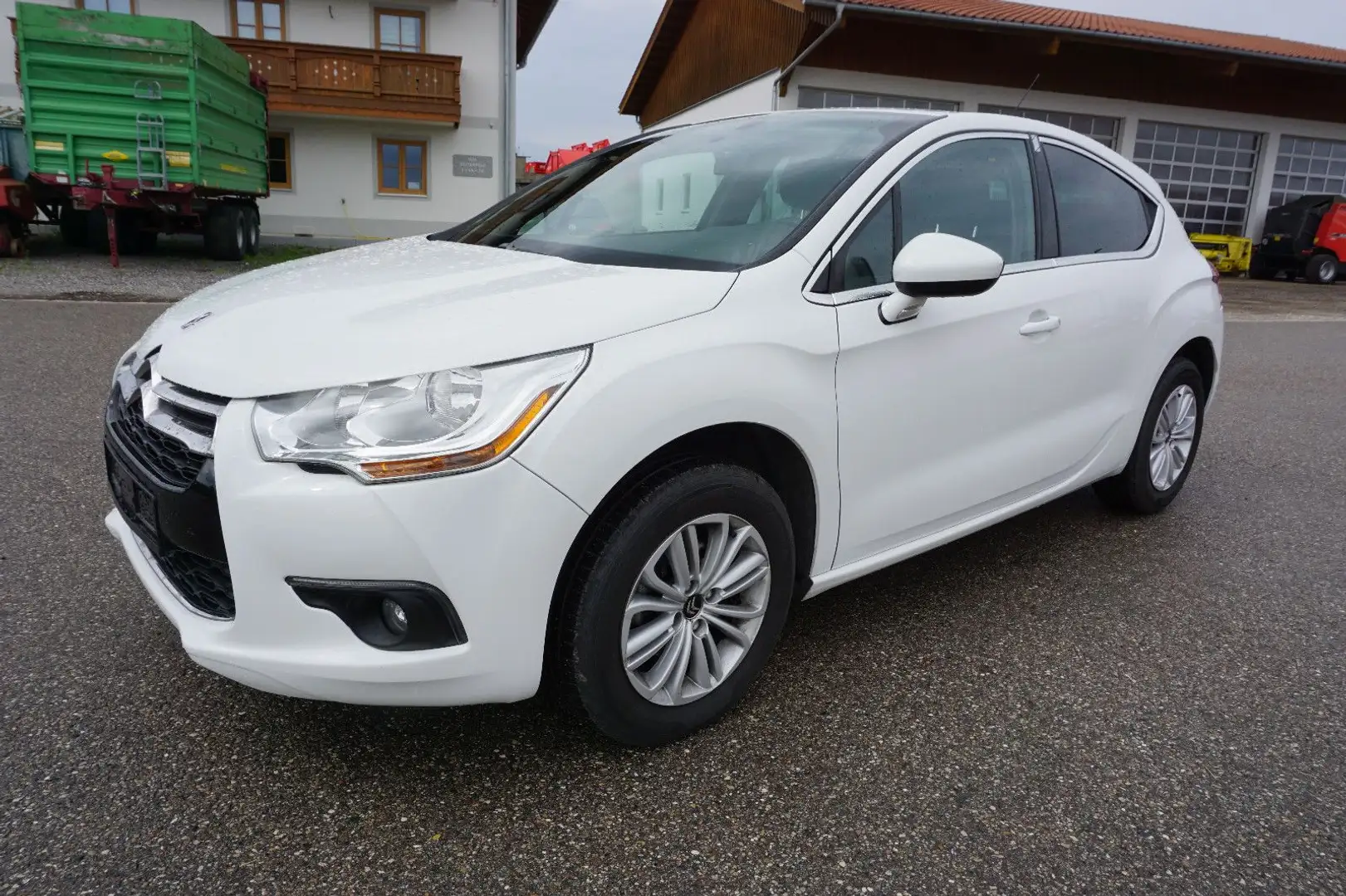 Citroen DS4 Chic Sitzhzg Tempo Scheckheft Blanc - 1