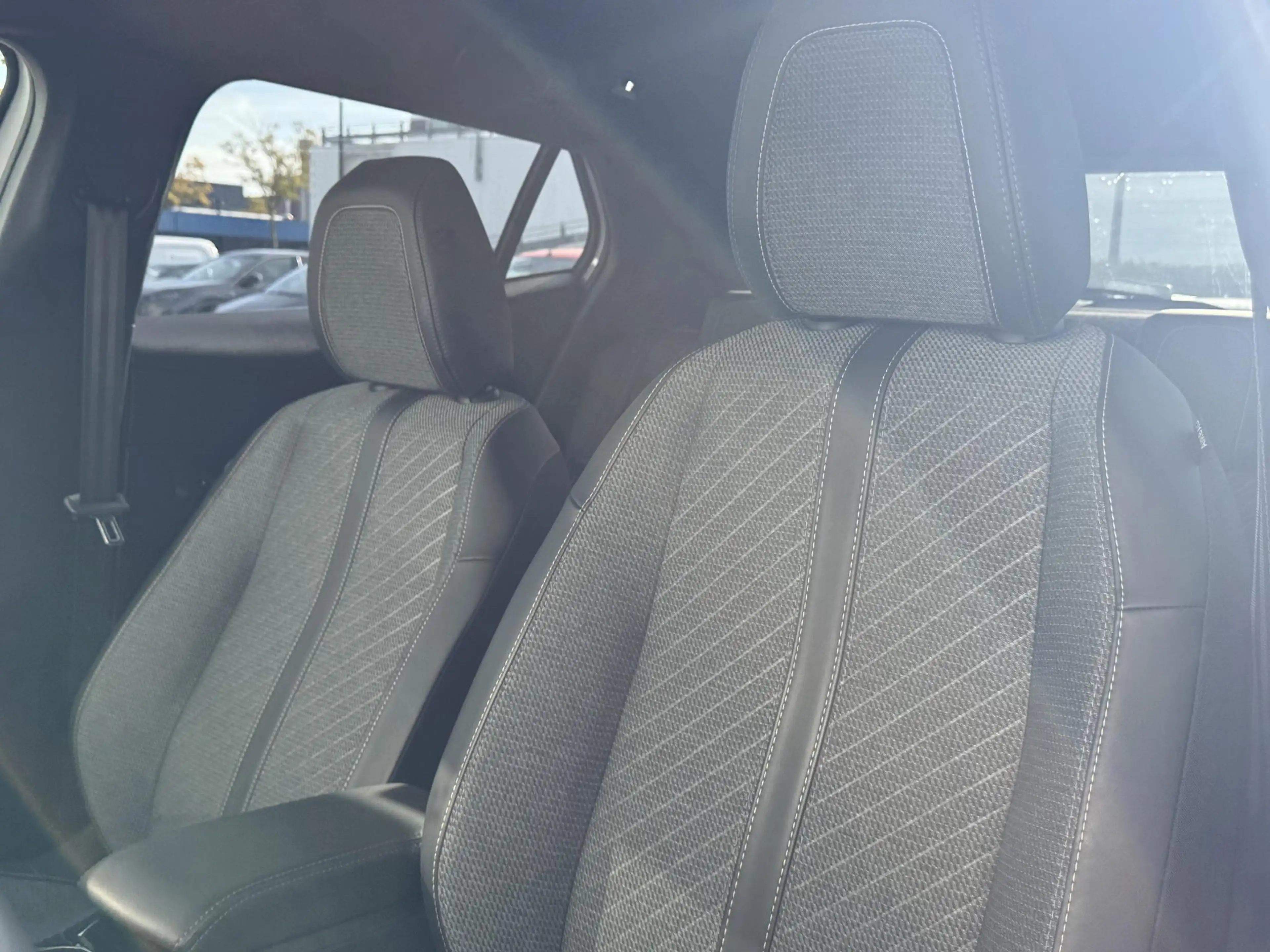 Peugeot 2008 1.2 PureTech 100 Allure | Parkeerhulp | Cruise Con — photo 12
