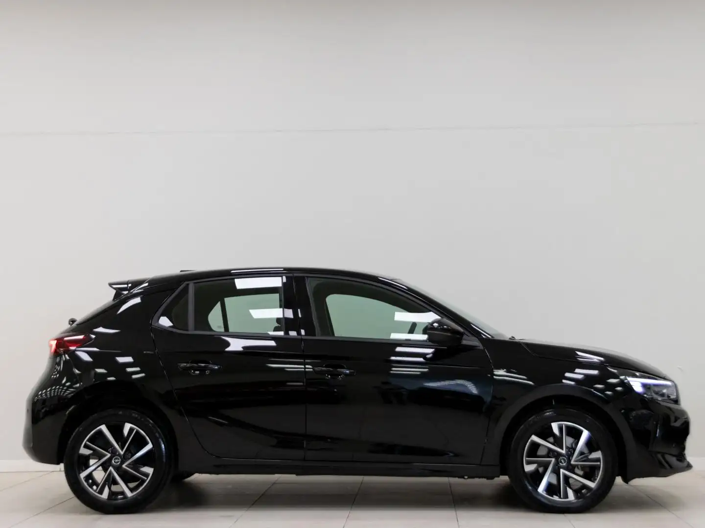 Opel Corsa 1.2T XHL 74kW (100CV) GS Schwarz - 2