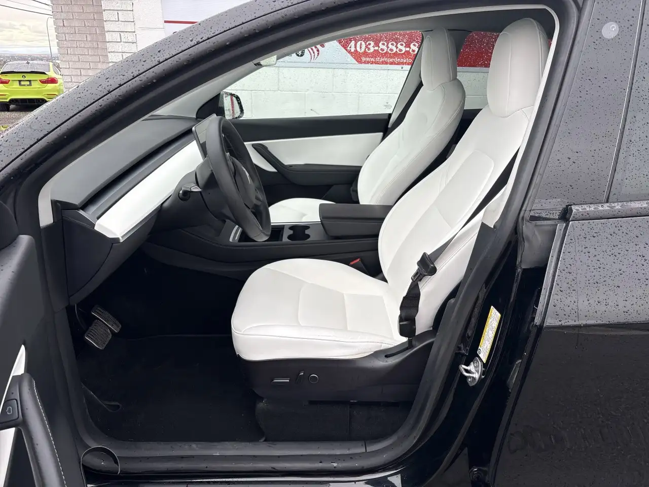Tesla Model Y снимка Tesla Model Y