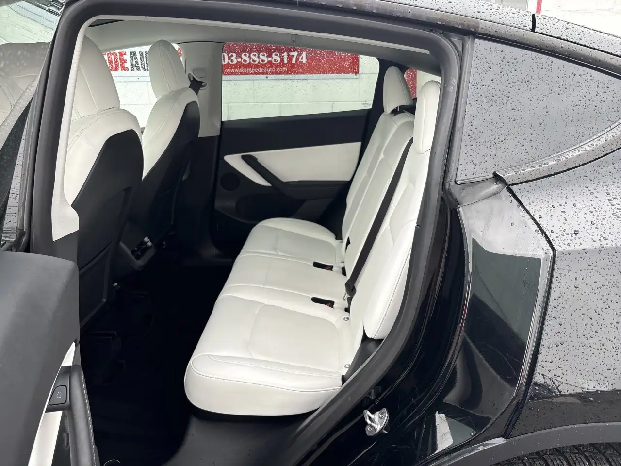 Tesla Model Y снимка Tesla Model Y