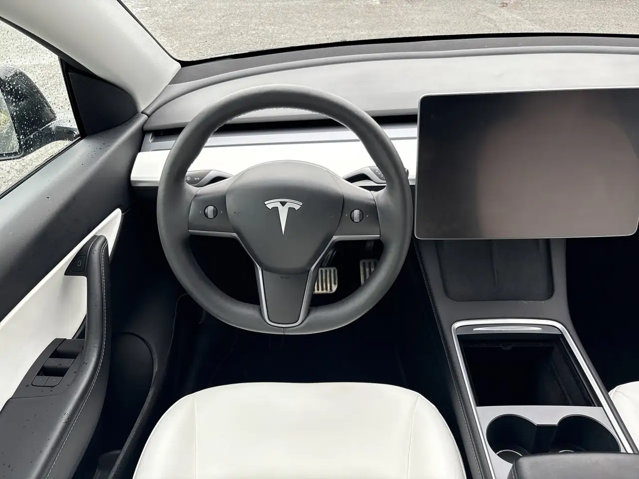 Tesla Model Y снимка Tesla Model Y