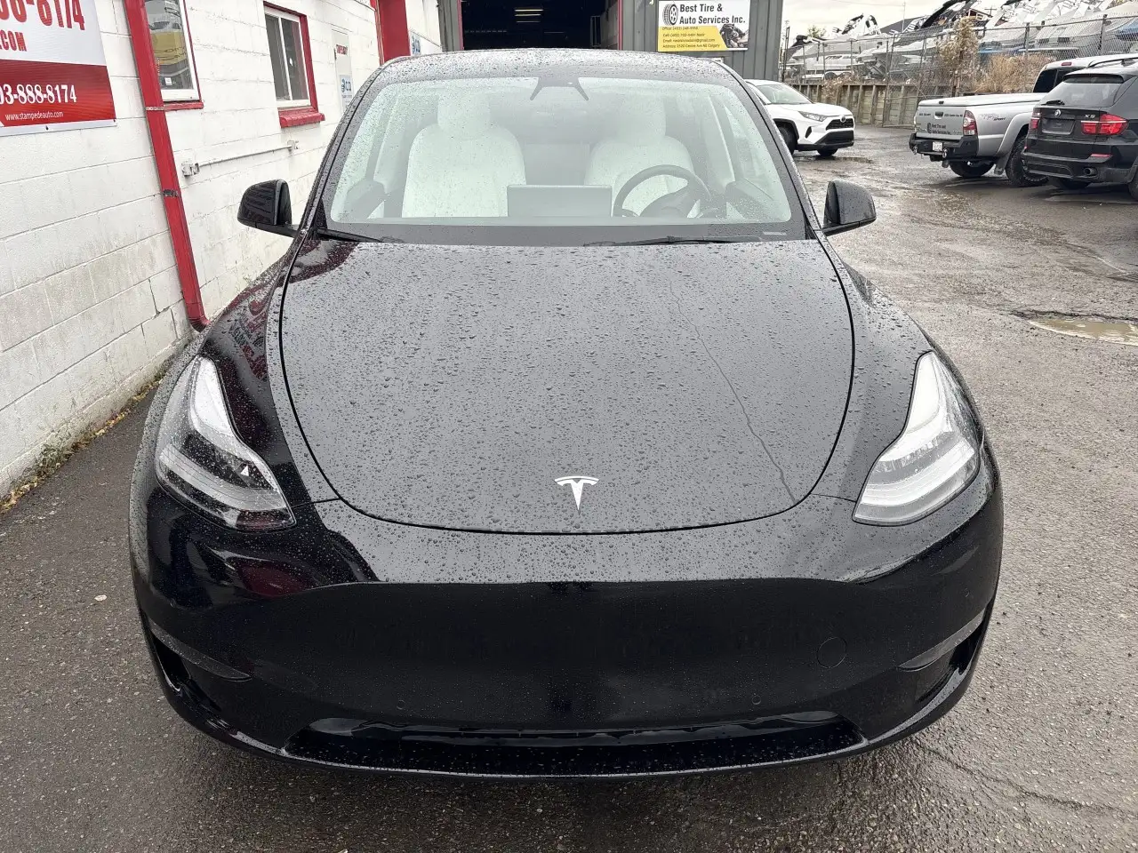 Tesla Model Y снимка Tesla Model Y