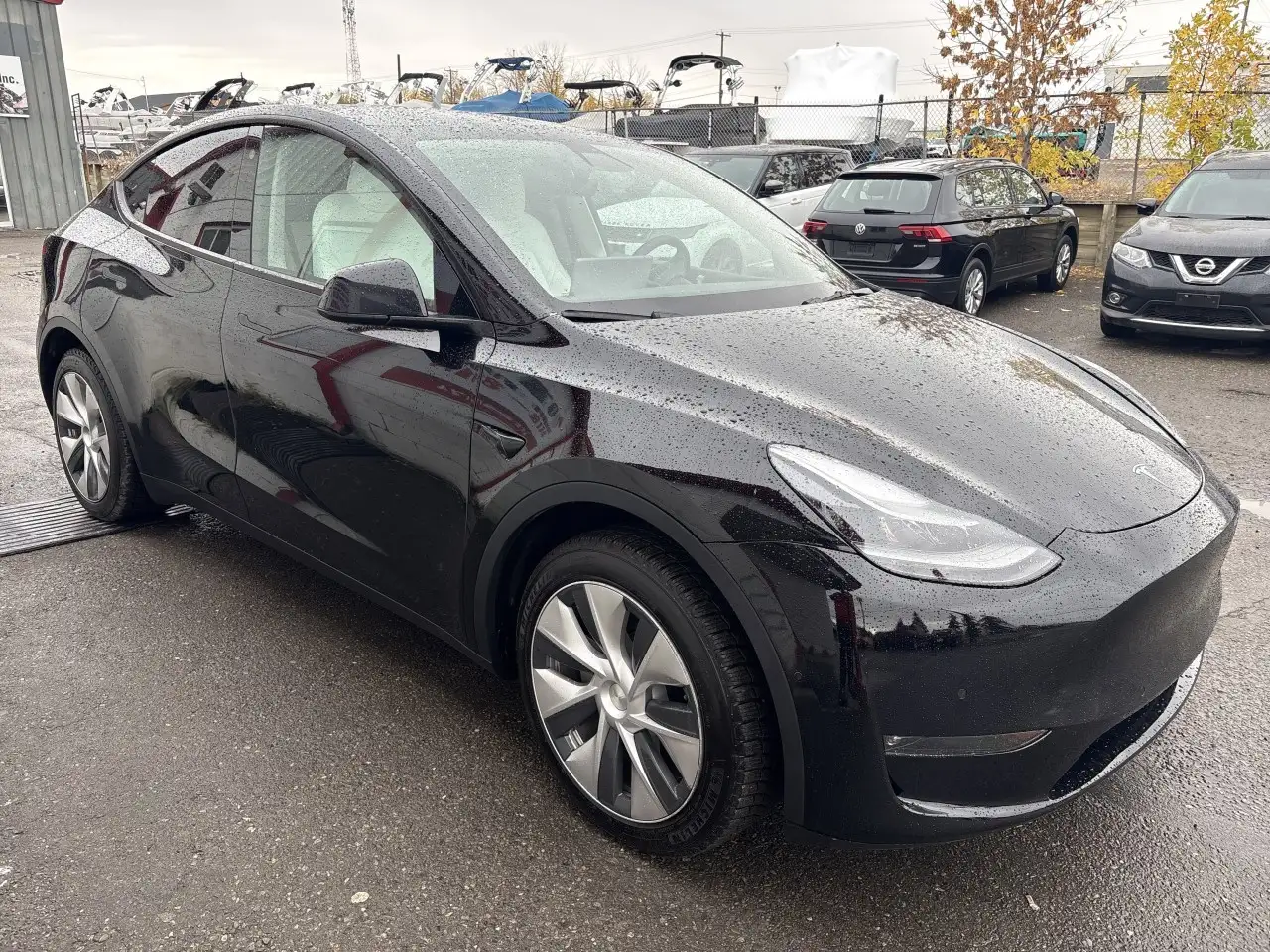 Tesla Model Y снимка Tesla Model Y