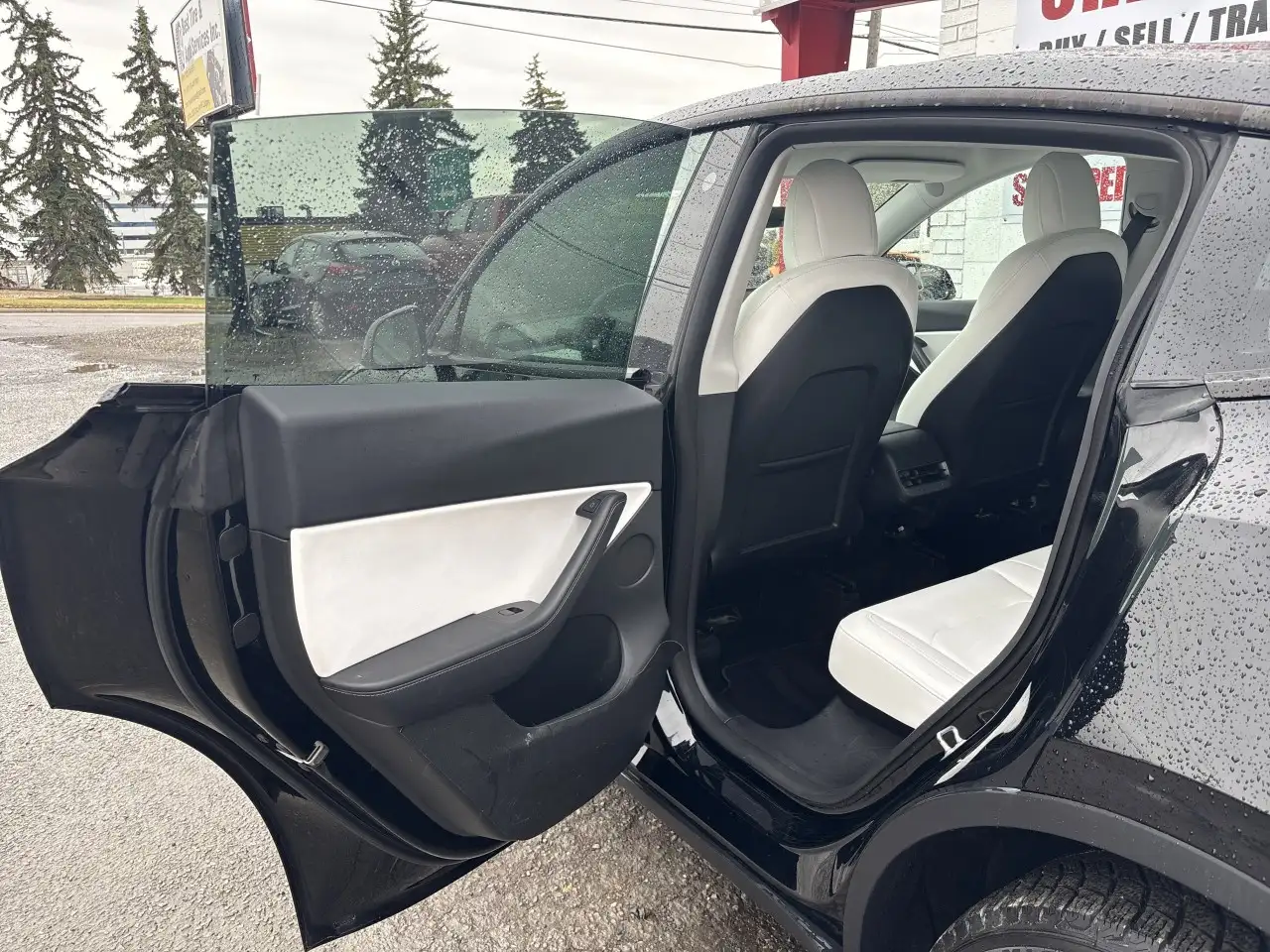 Tesla Model Y снимка Tesla Model Y