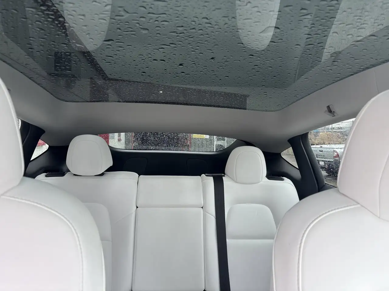 Tesla Model Y снимка Tesla Model Y