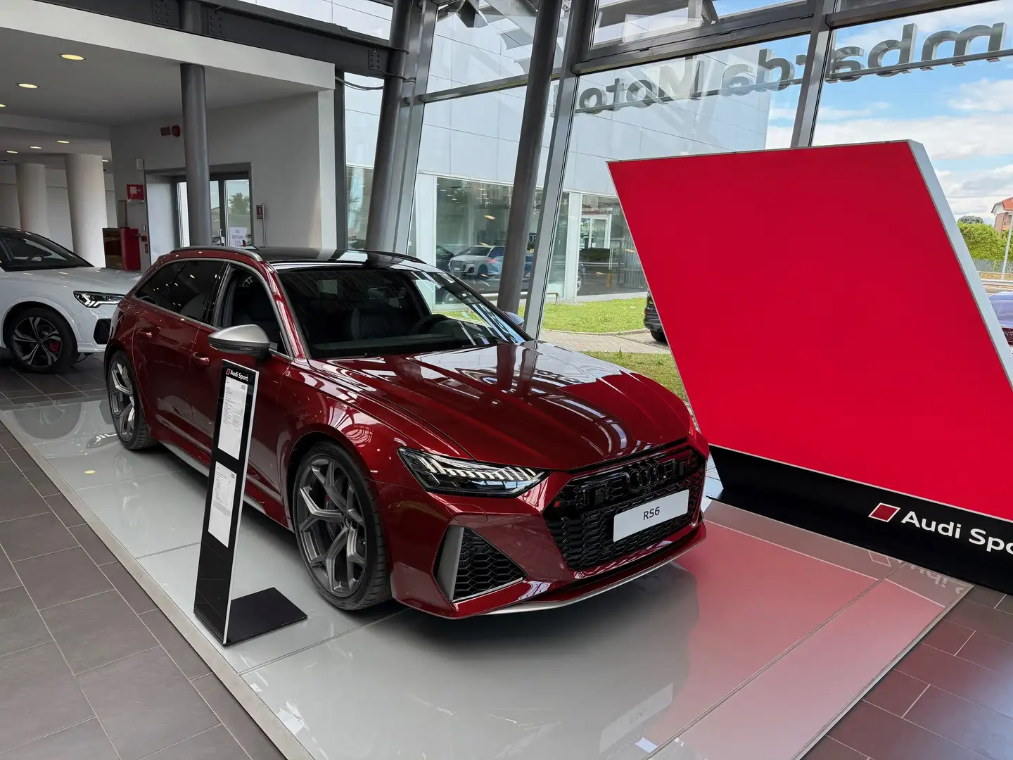 Audi RS6 Avant 4.0 mhev performance quattro tiptronic Red - 1