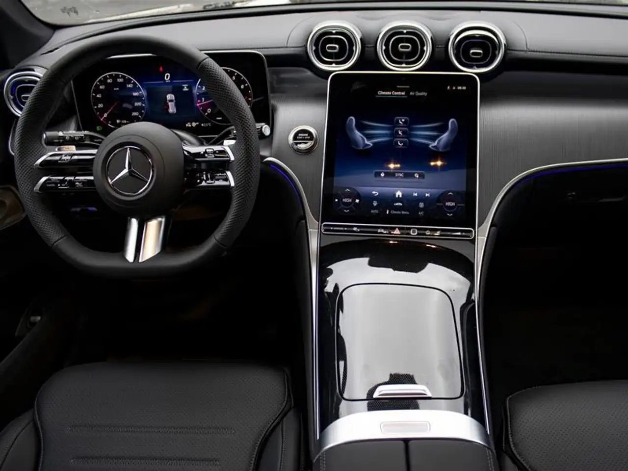 Mercedes-Benz GLC снимка Mercedes-Benz GLC