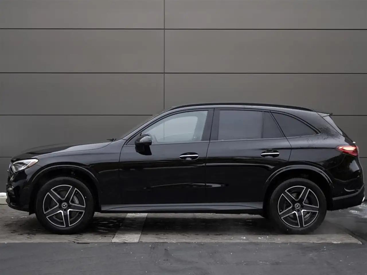 Mercedes-Benz GLC снимка Mercedes-Benz GLC