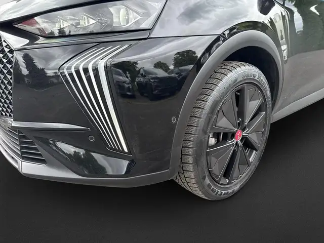 DS Automobiles DS 7 view 9