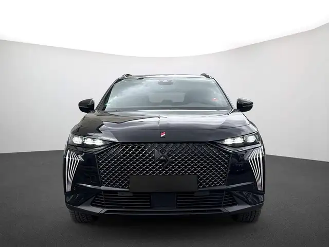 DS Automobiles DS 7 view 2