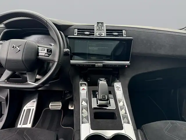 DS Automobiles DS 7 view 10