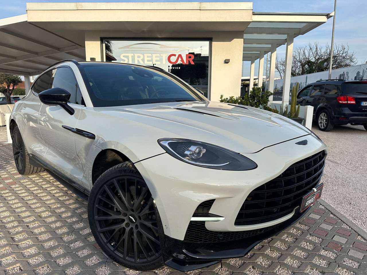 Aston Martin DBX DBX707