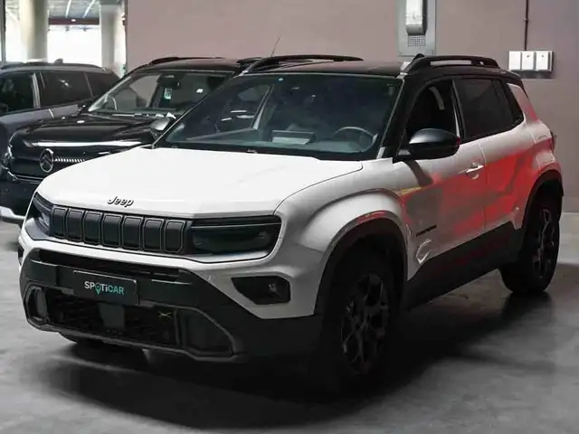 Jeep Avenger 1.2 turbo e-hybrid mhev Overland 4xe 145cv edct6