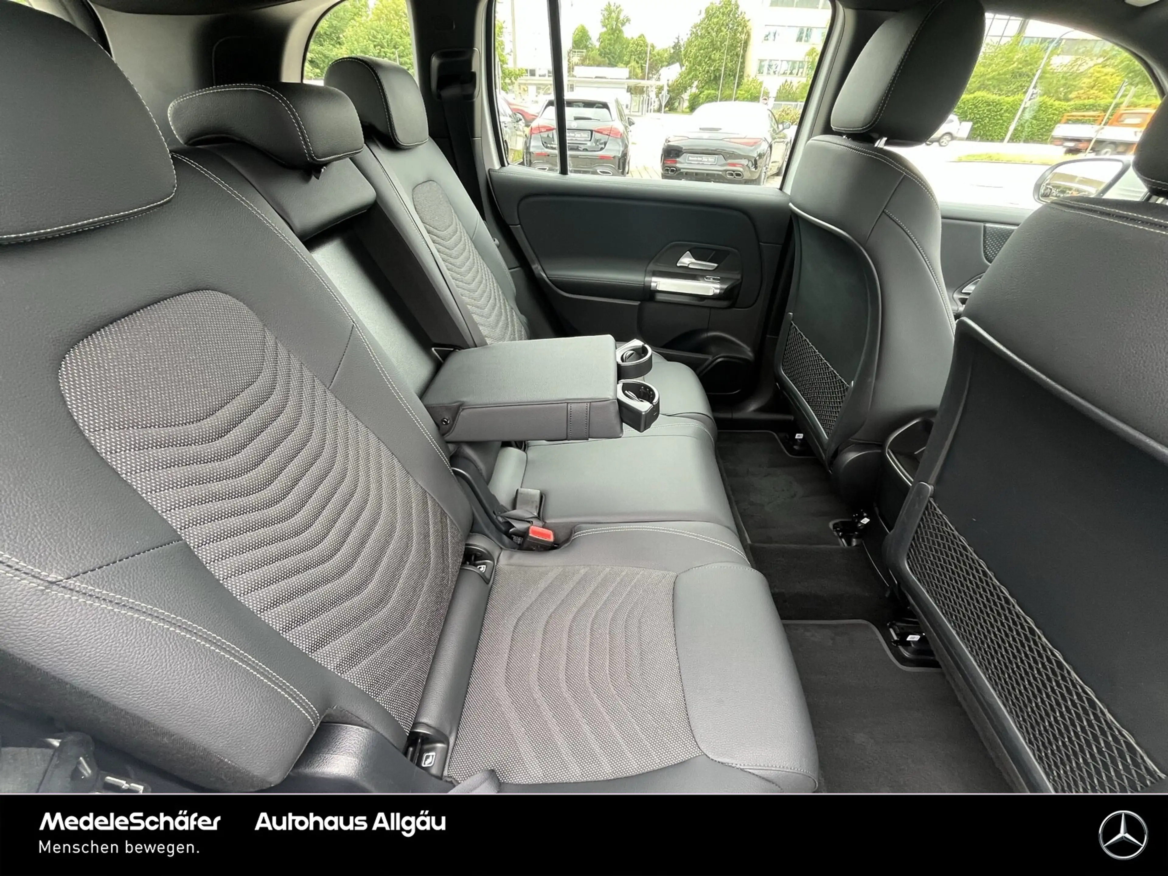 Mercedes-Benz EQB 250 EQB 250+ Progressive Pano AHK Vorr.-Distronic LED — photo 14