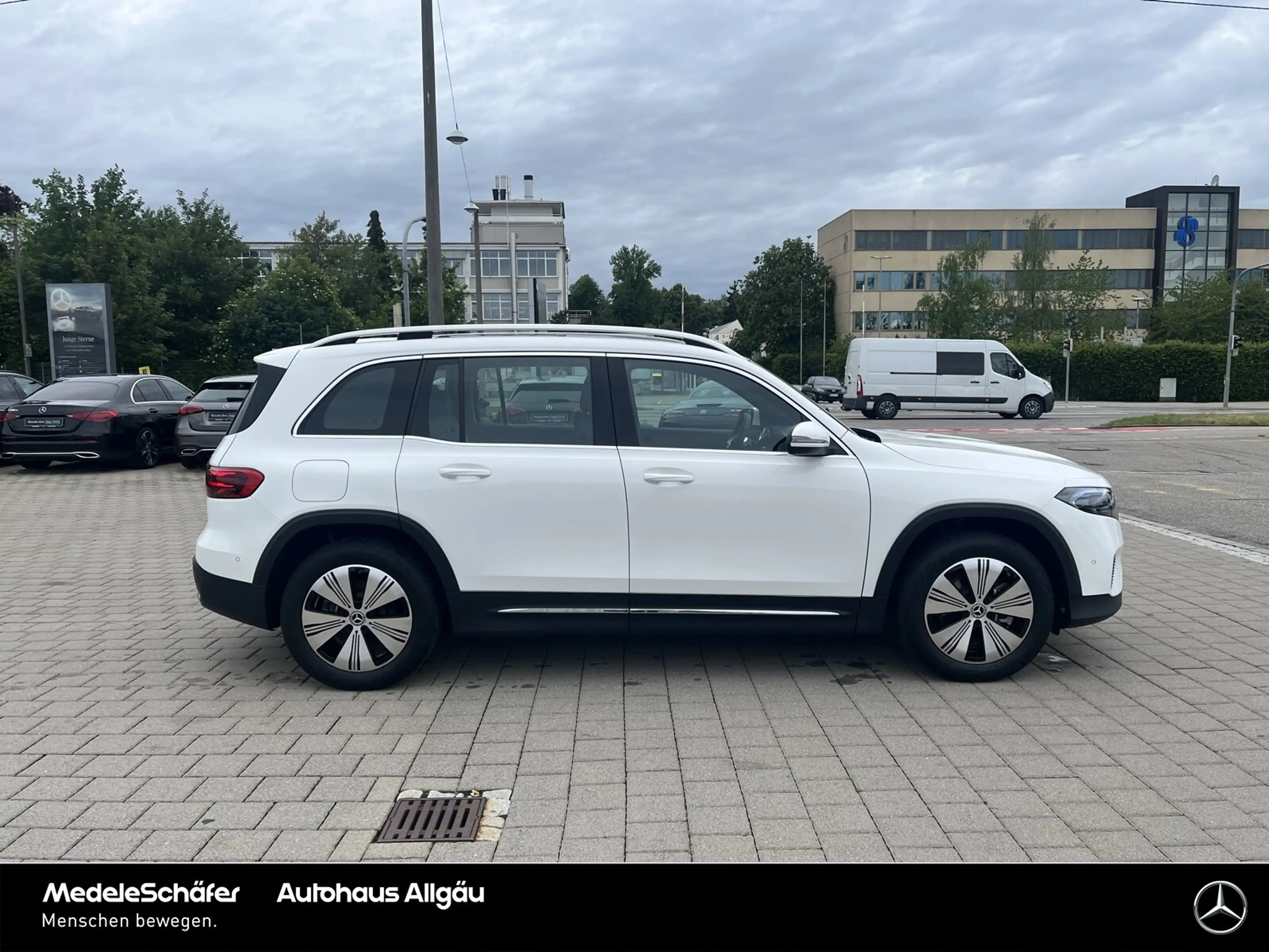 Mercedes-Benz EQB 250 EQB 250+ Progressive Pano AHK Vorr.-Distronic LED — photo 6