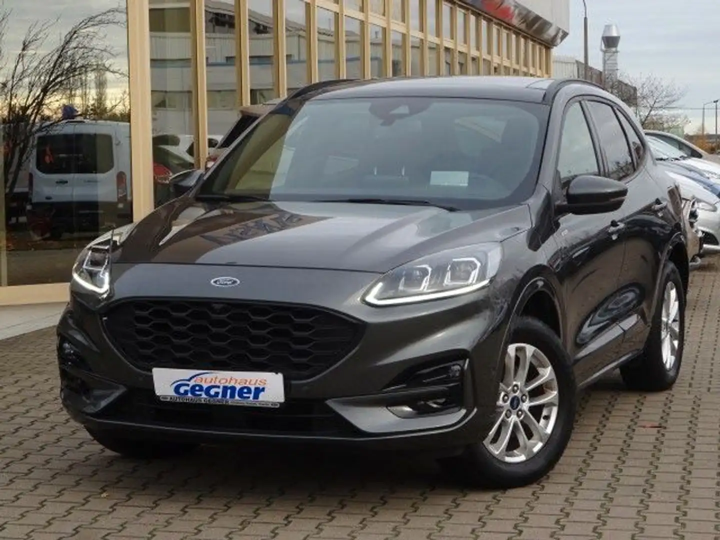 Ford Kuga 225PS Autm. PHEV ST-Line X Pano B&O Gris - 2