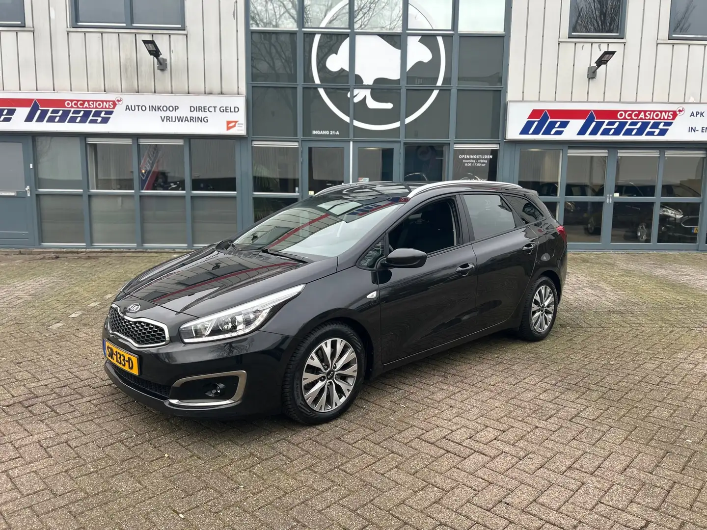 Kia Ceed SW / cee'd SW Sportswagon 1.0 T-GDi Design Edition Zwart - 1