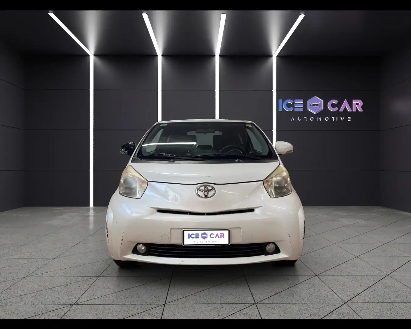 Toyota iQ 1.0 Multidrive Weiß - 2