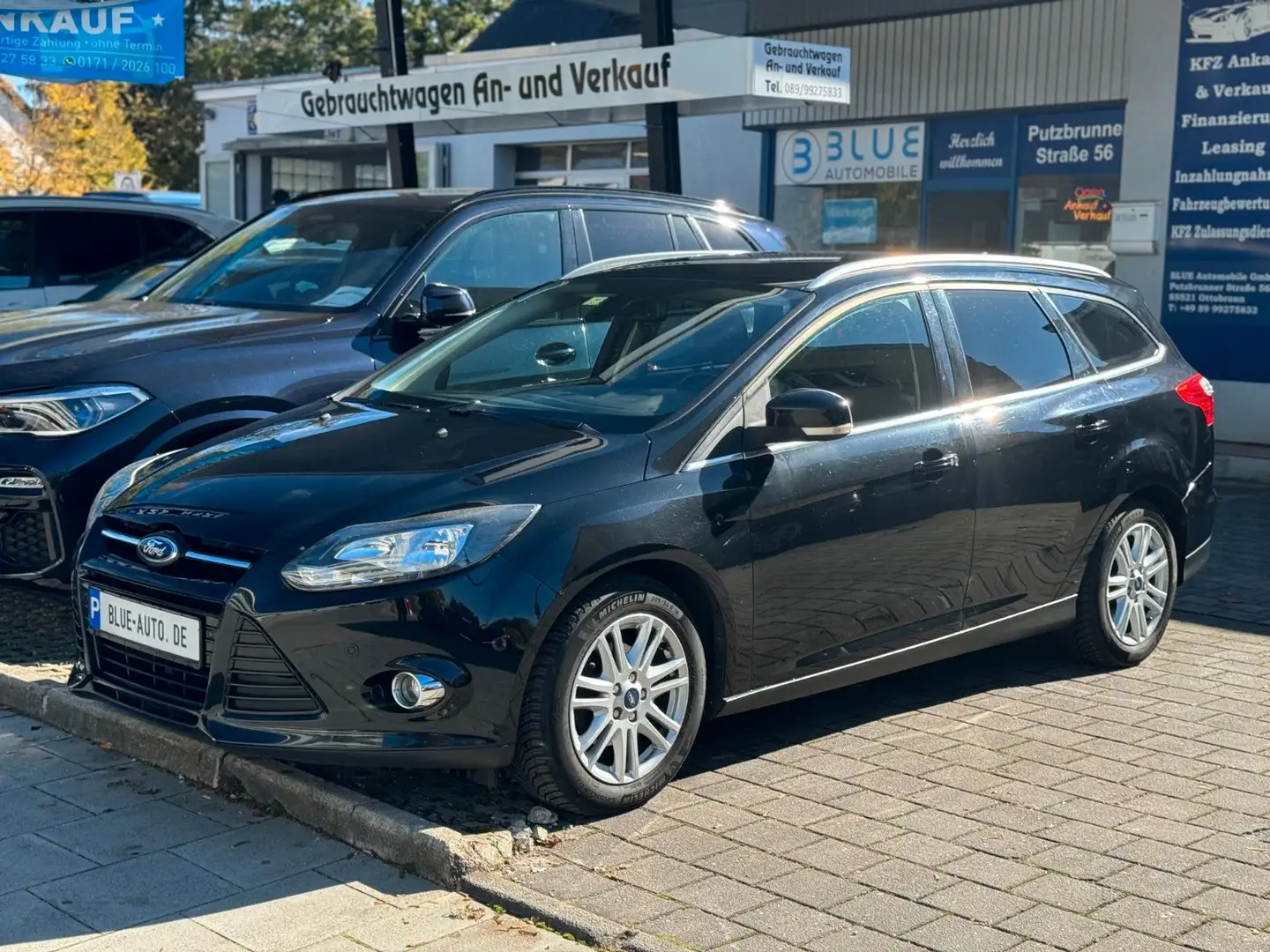 Ford Focus Turnier 1. Hand Navi PDC vr+hi Tempomat SH Schwarz - 1