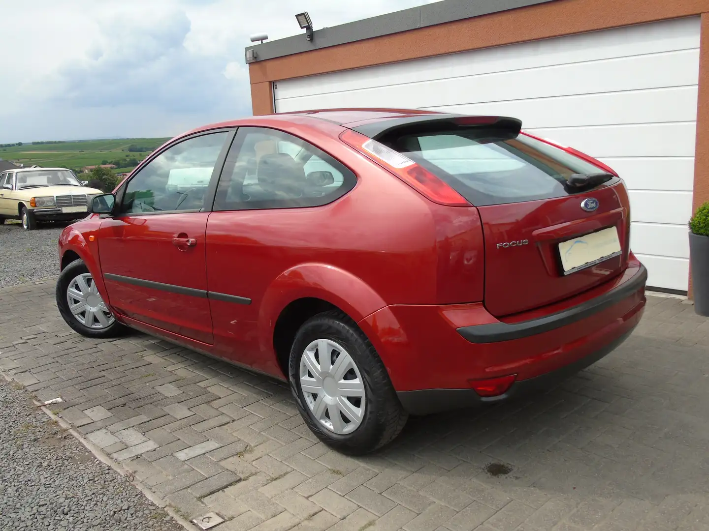 Ford Focus FUN X*2 HAND*KLIMA*1 JAHR TÜV*ESP*NEUE KUPPLUNG Rouge - 1
