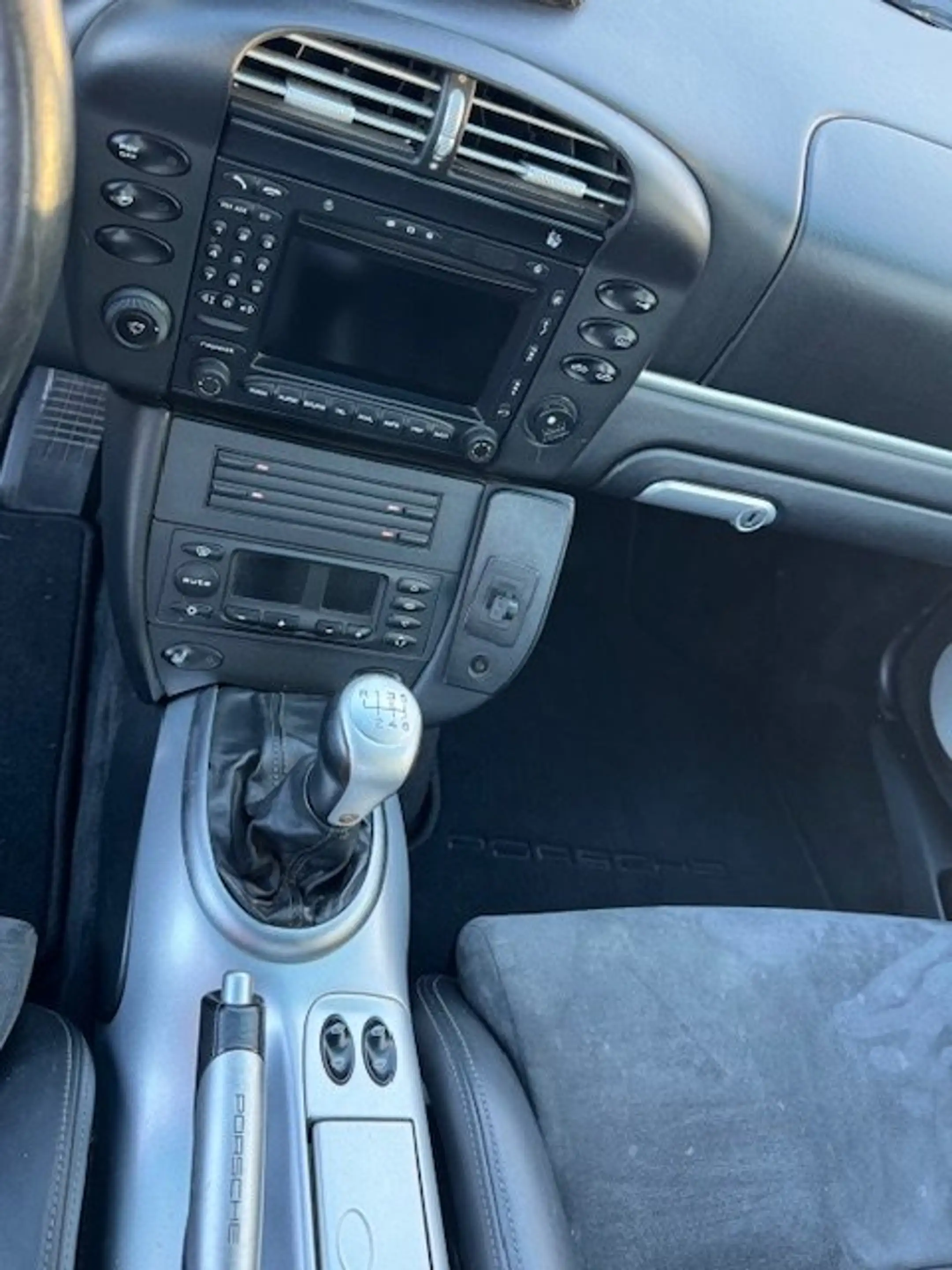 Porsche 996 911 Carrera 4S Cabrio — photo 10