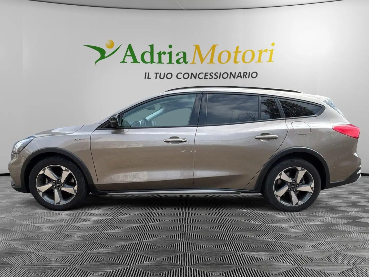 Ford Focus 1.0 EcoBoost 125 CV SW Active Bruin - 2