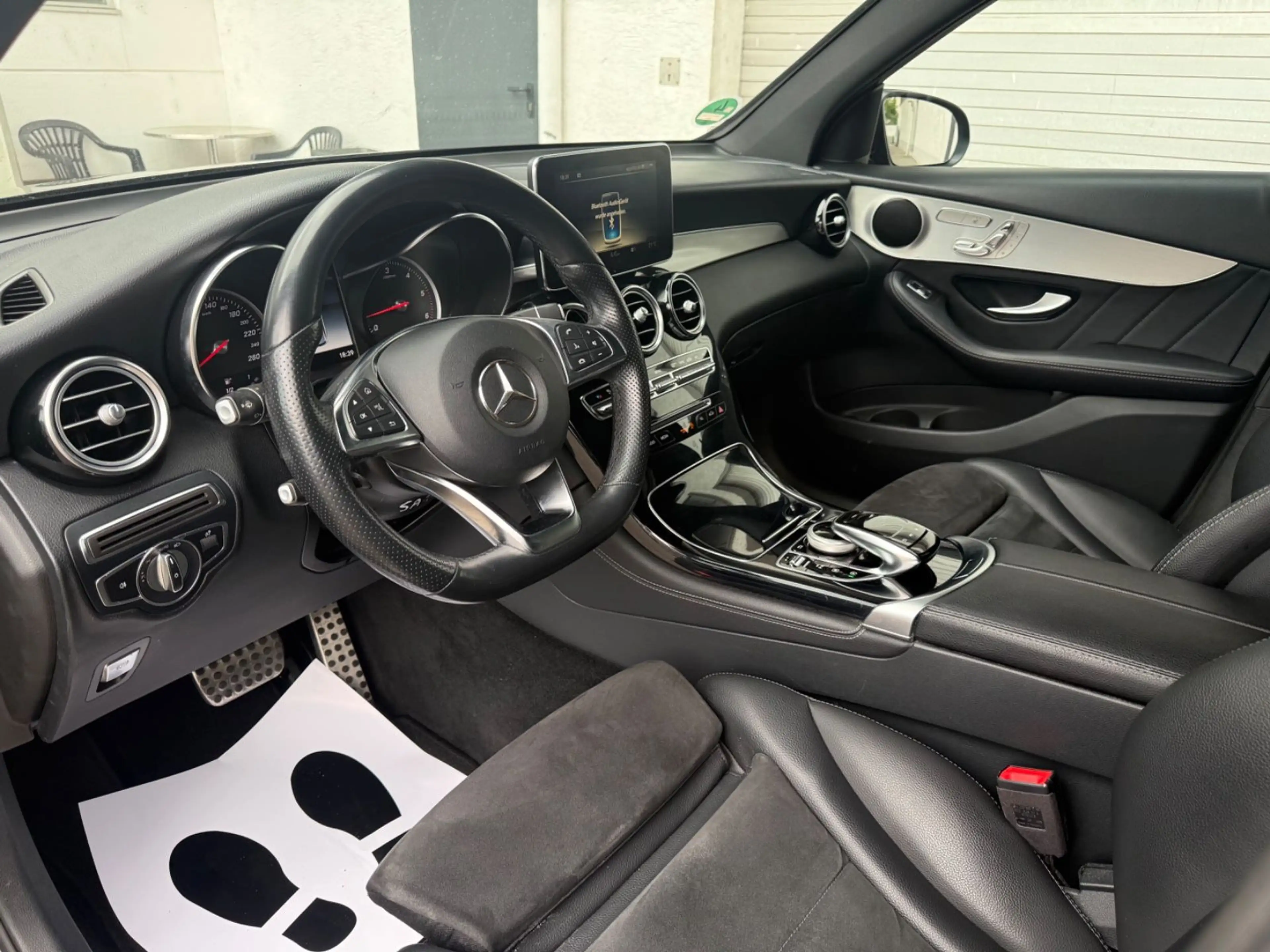 Mercedes-Benz GLC 350 d 4Matic AMG Line Motor 50Km — photo 13