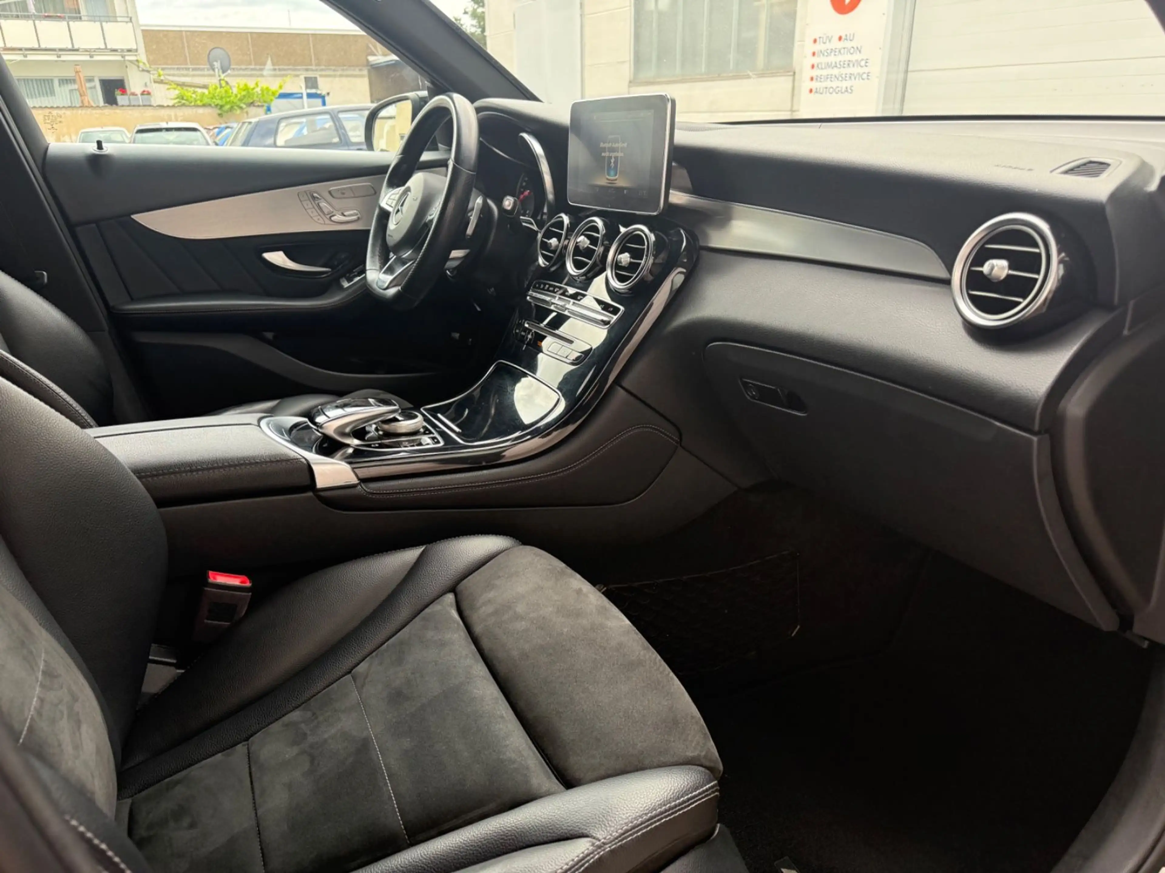 Mercedes-Benz GLC 350 d 4Matic AMG Line Motor 50Km — photo 15