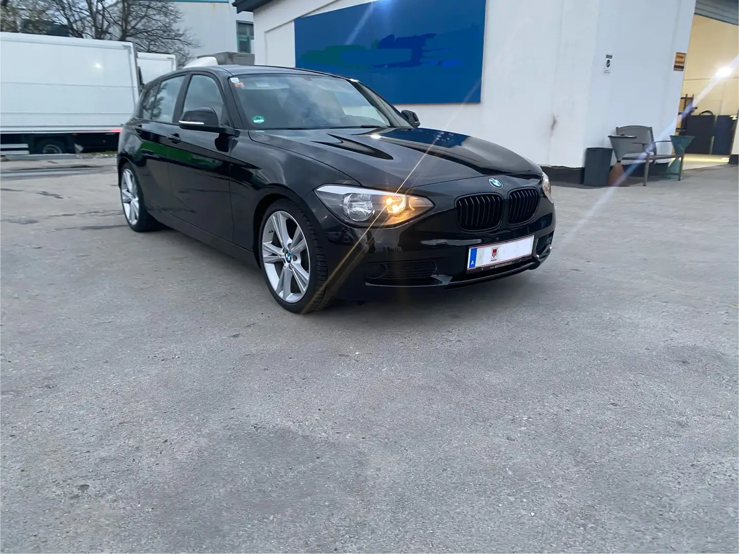 BMW 116 116i Schwarz - 1