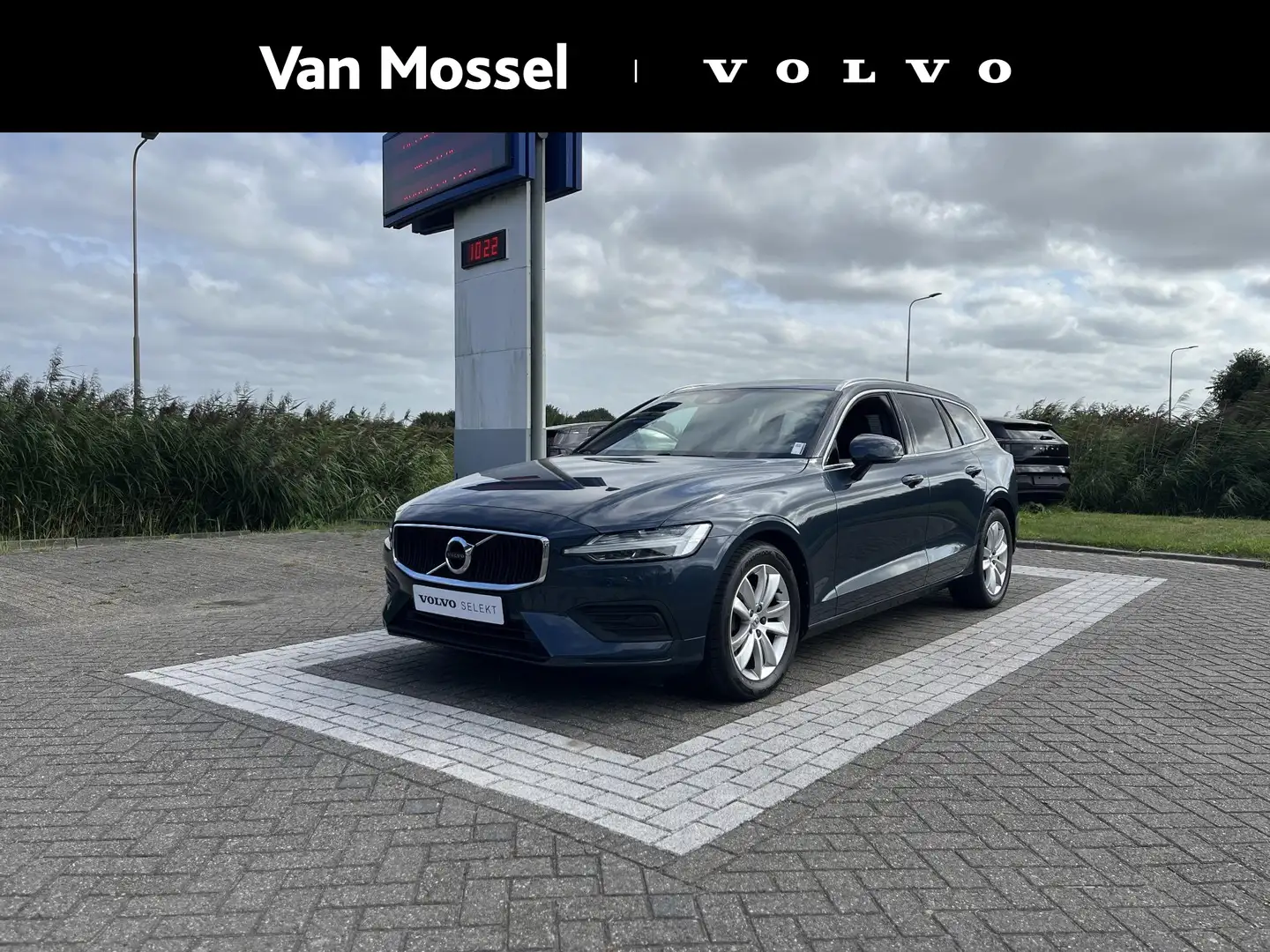Volvo V60 D3 Momentum Leder Automaat | Memoryseats | Cruise Blau - 1