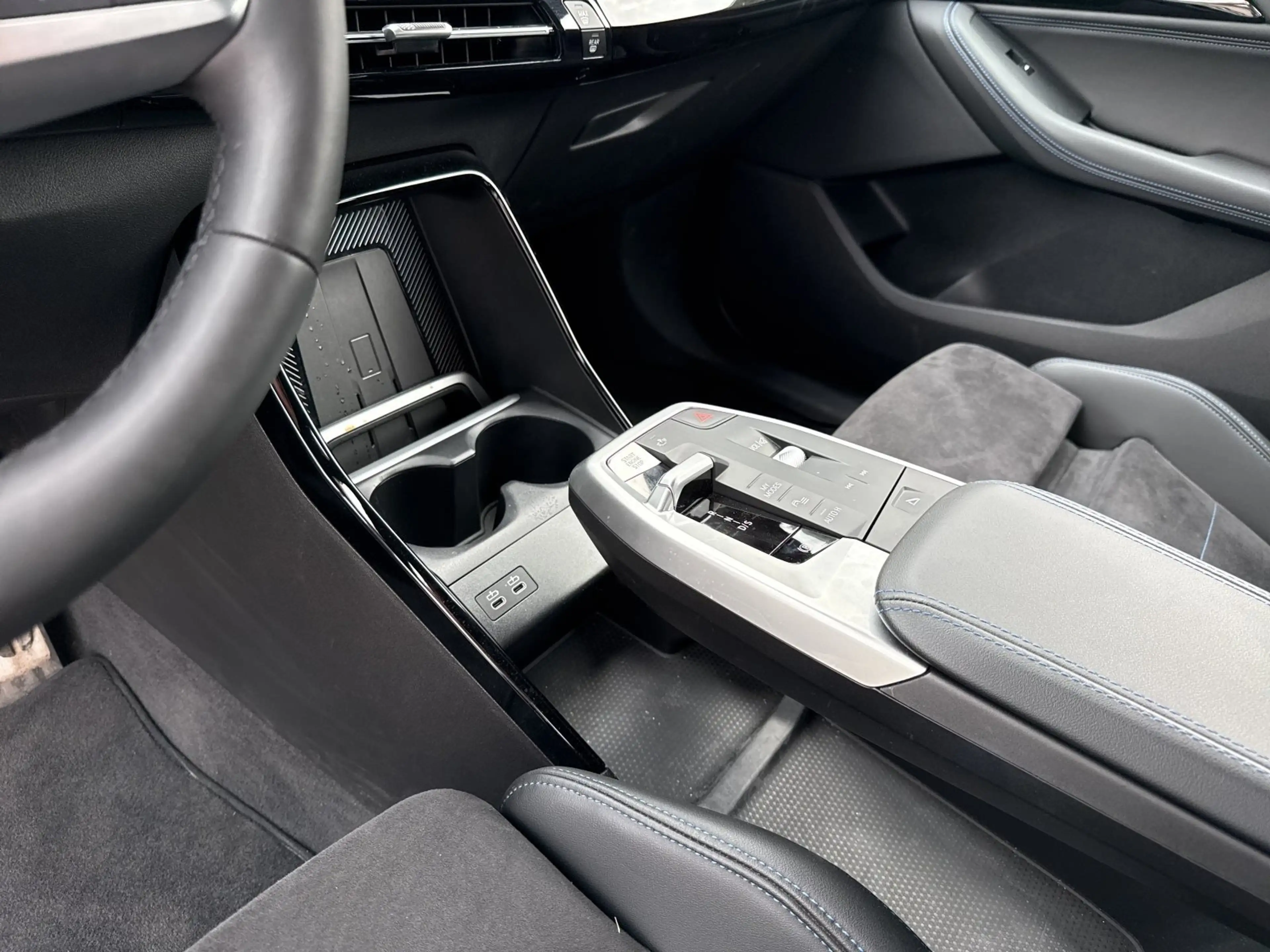BMW 223 i xDrive Active Tourer AHK 360° HEAD-UP PANO — photo 13
