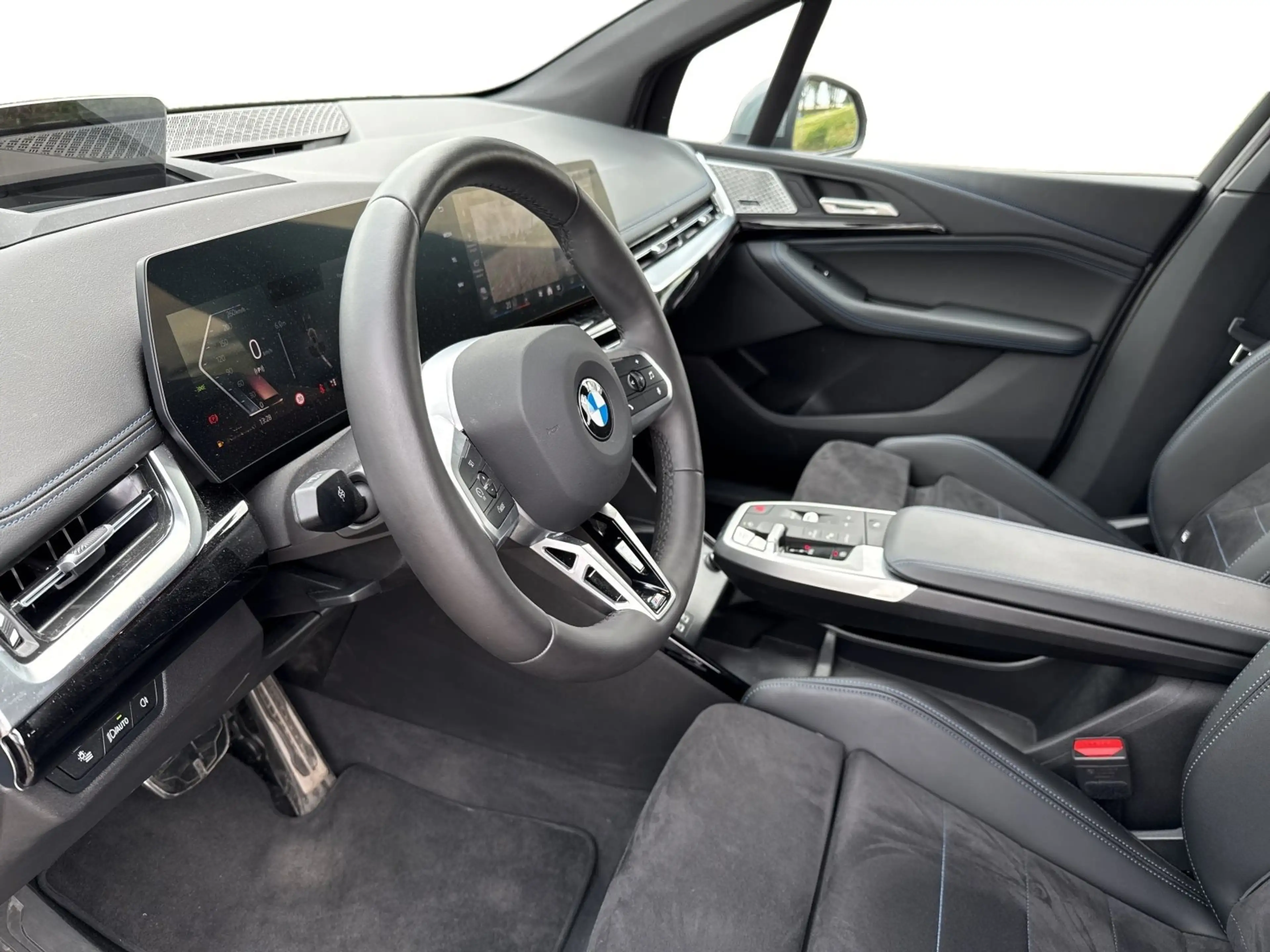 BMW 223 i xDrive Active Tourer AHK 360° HEAD-UP PANO — photo 14