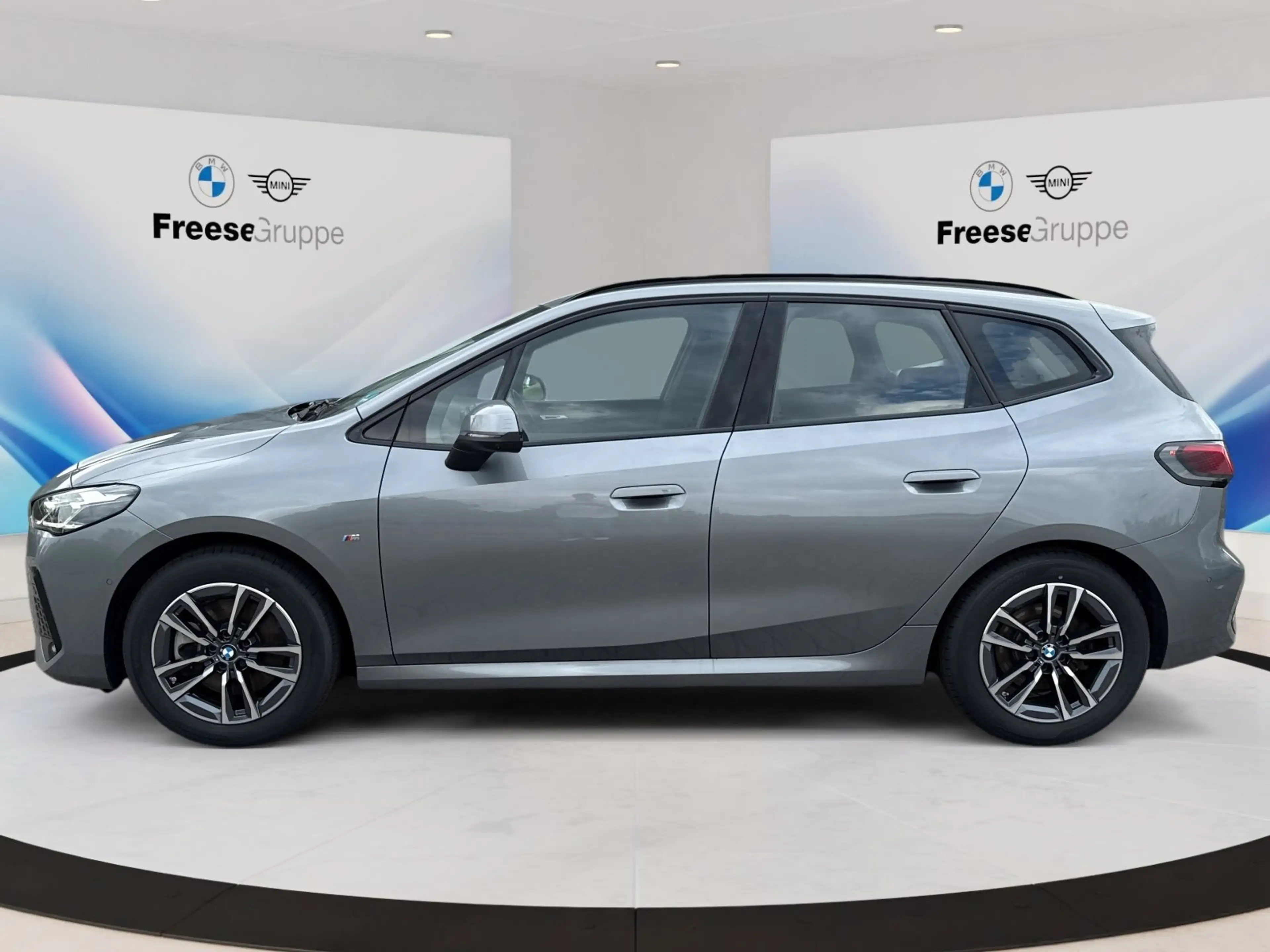 BMW 223 i xDrive Active Tourer AHK 360° HEAD-UP PANO — photo 3