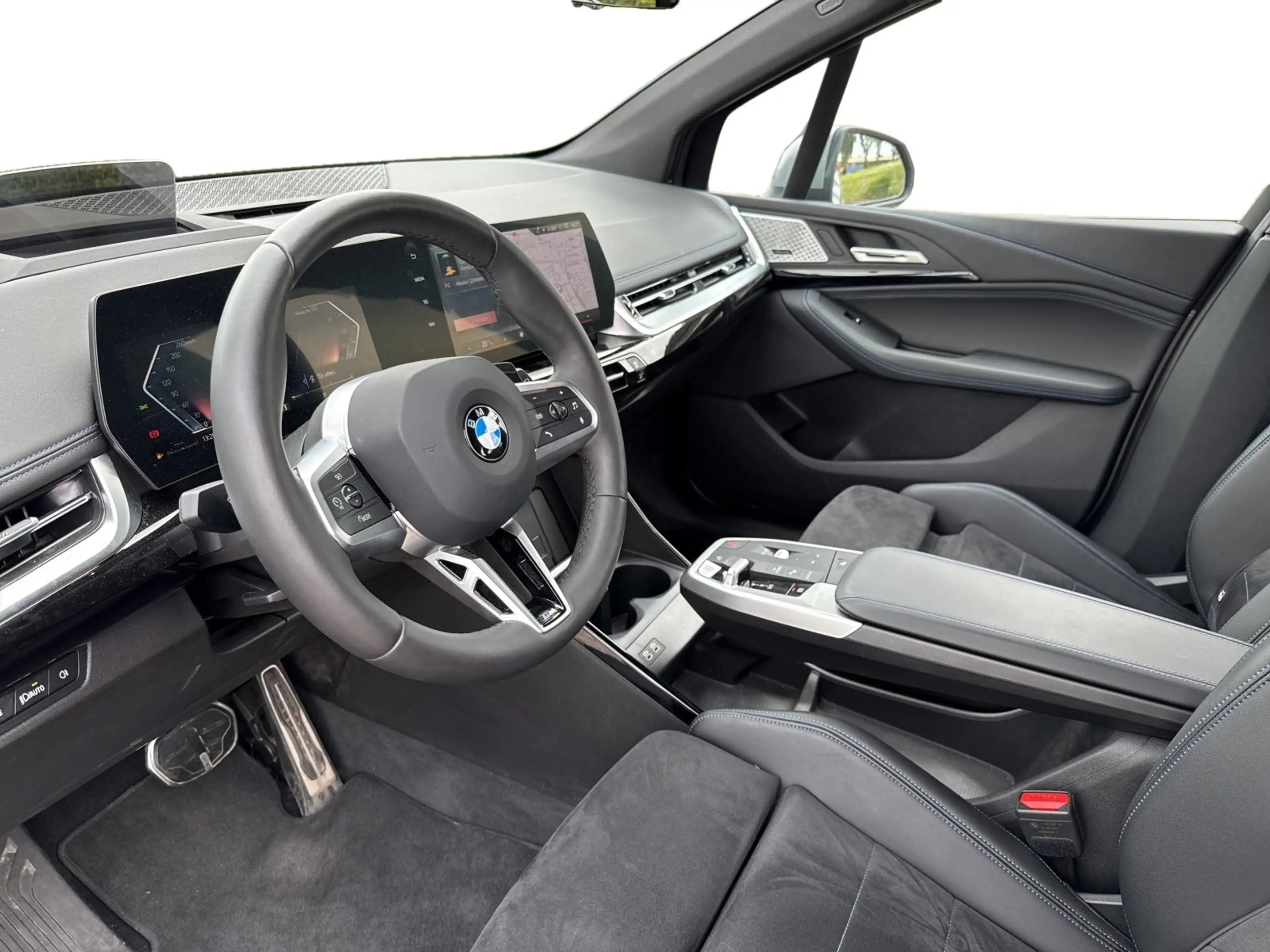 BMW 223 i xDrive Active Tourer AHK 360° HEAD-UP PANO — photo 10