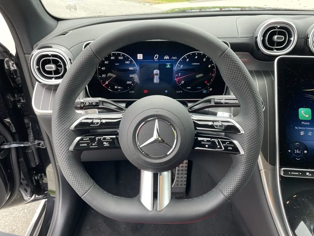 Mercedes-Benz GLC снимка Mercedes-Benz GLC