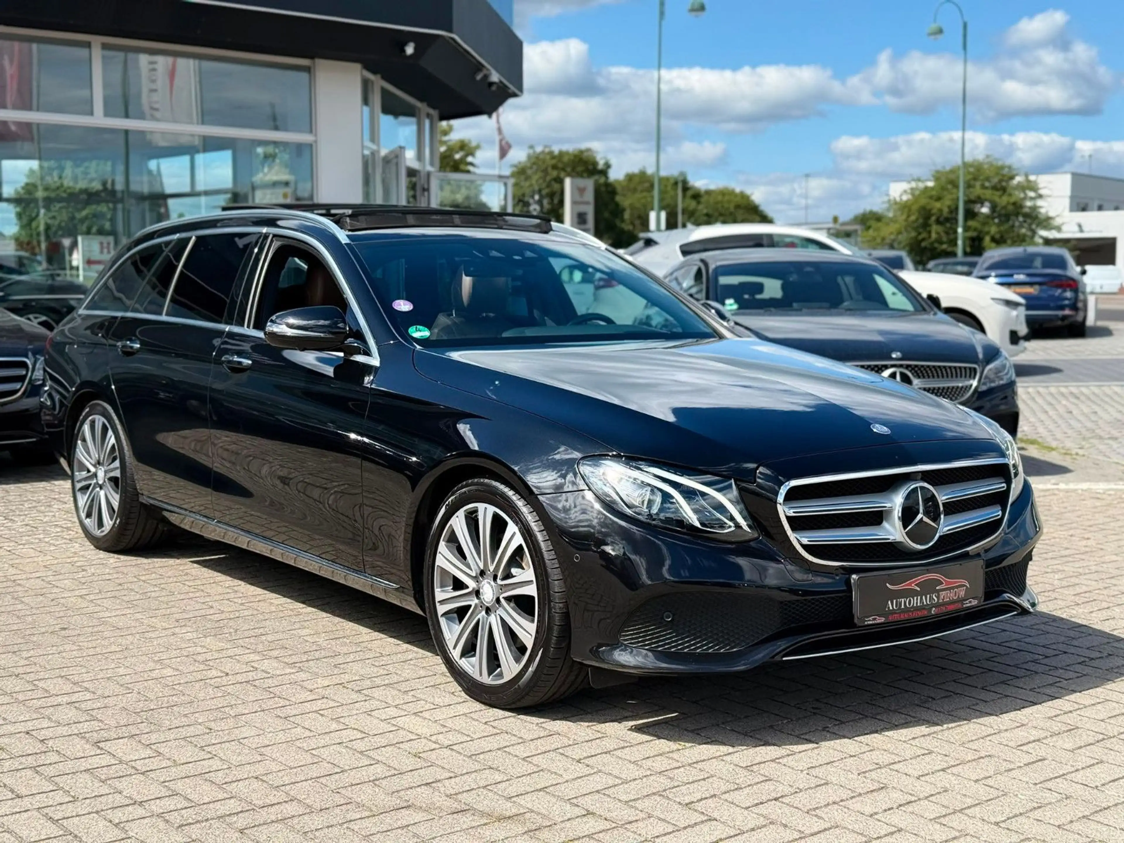 Mercedes-Benz E 250 CGI T 9G-TRONIC"AVANTGARDE"PANO*STANDH.*360 — photo 3