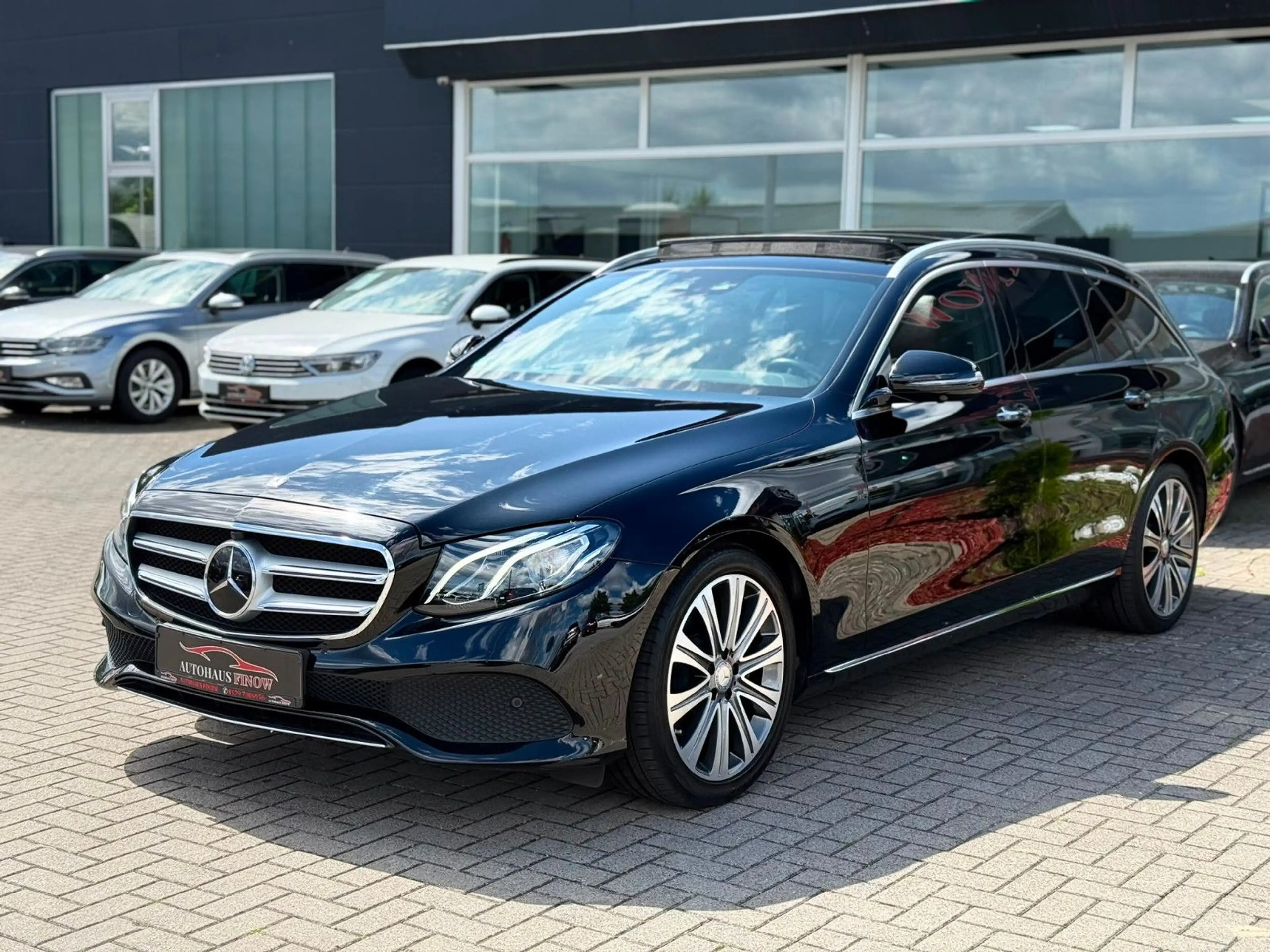 Mercedes-Benz E 250 CGI T 9G-TRONIC"AVANTGARDE"PANO*STANDH.*360 — photo 2