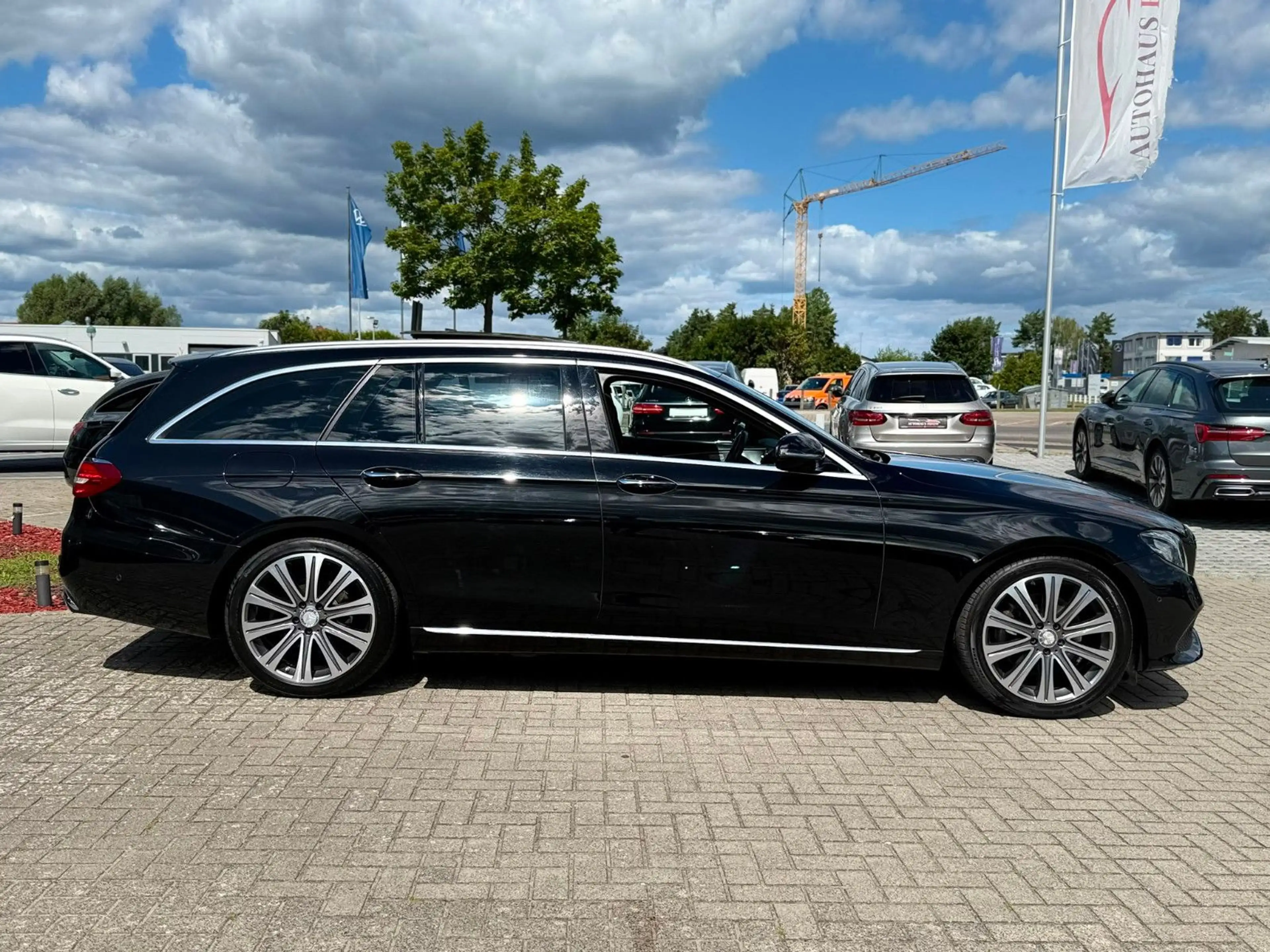 Mercedes-Benz E 250 CGI T 9G-TRONIC"AVANTGARDE"PANO*STANDH.*360 — photo 9