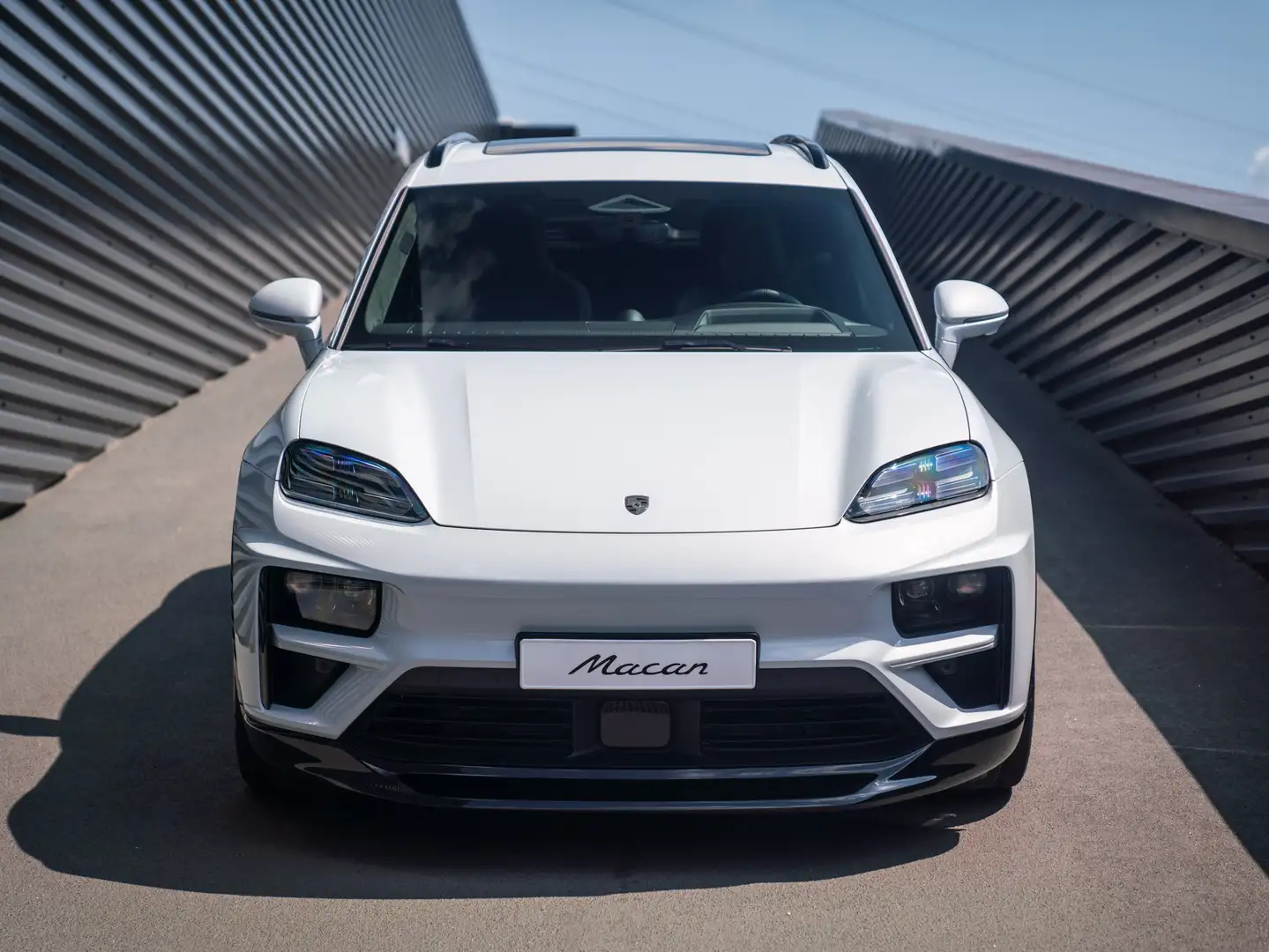Porsche Macan e-Macan 100 kWh Turbo Gris - 2