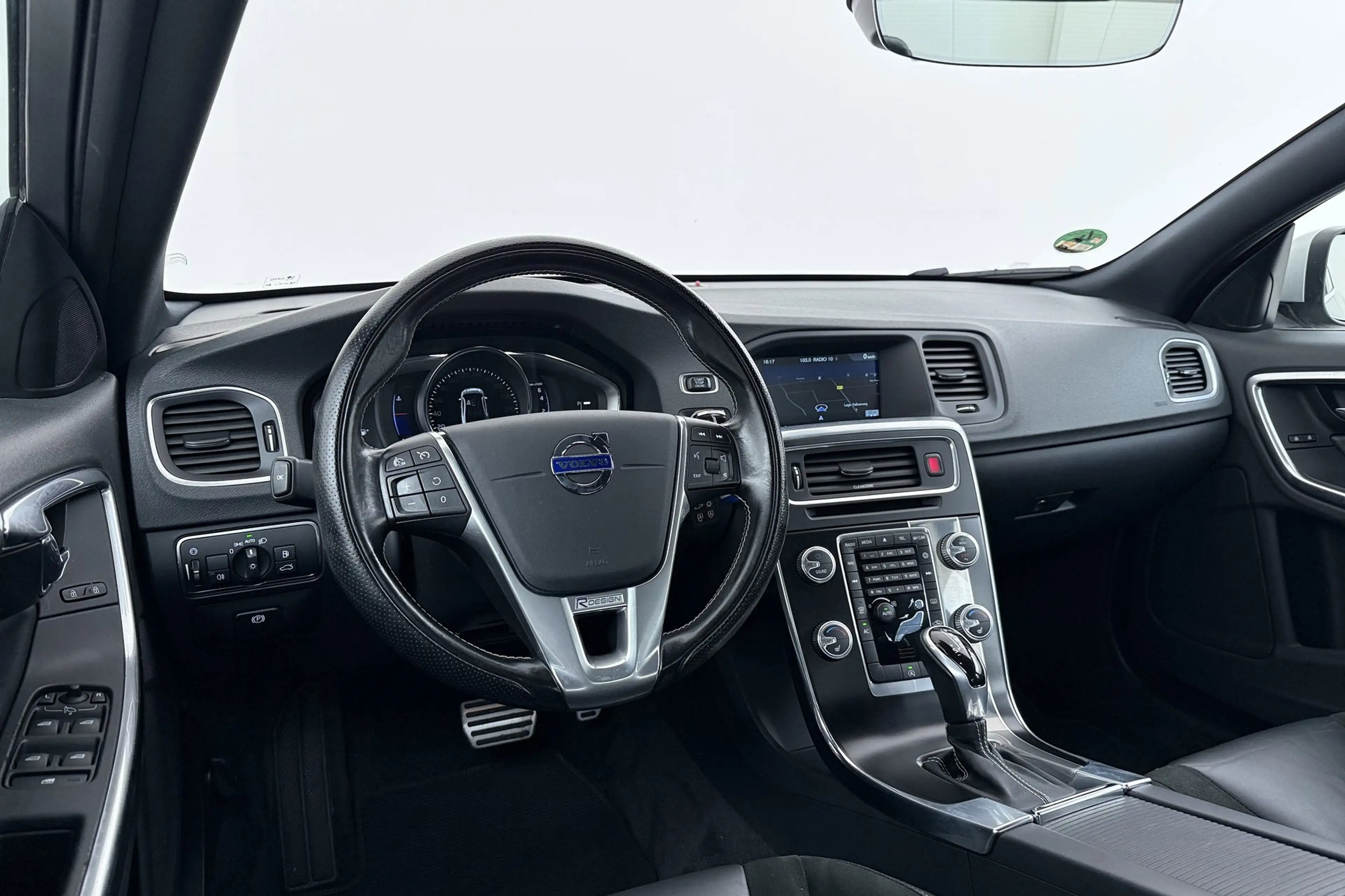 Volvo S60 1.5 T3 Nordic+ | Trekhaak | Org NL | Dealer Ond. | — photo 19